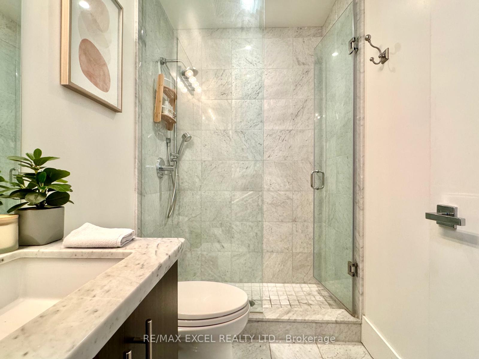 2 Bedrooms Condo at 29 Queens, Toronto For sale