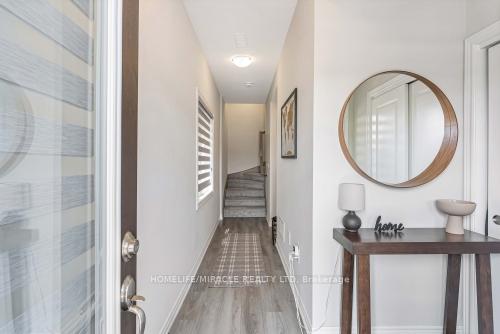 2 Bedrooms Condo at 40 Zinfendel, Hamilton For sale
