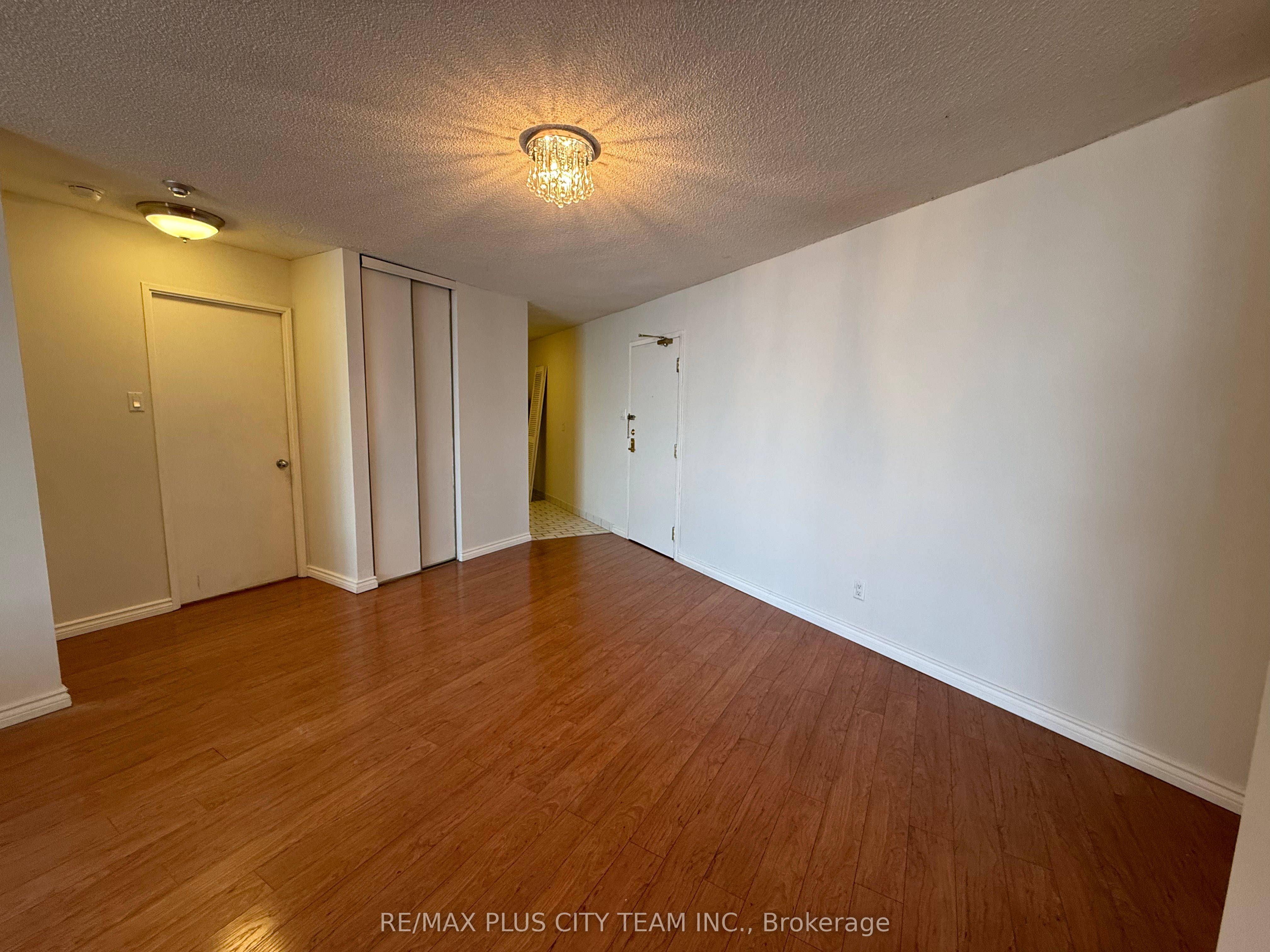 260 Queens Quay W, #2103
