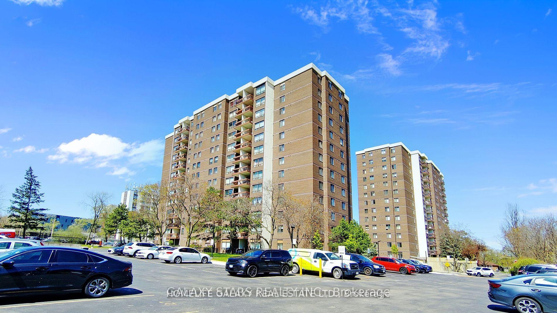 3 Bedrooms Condo at 2556 Argyle, Mississauga For sale