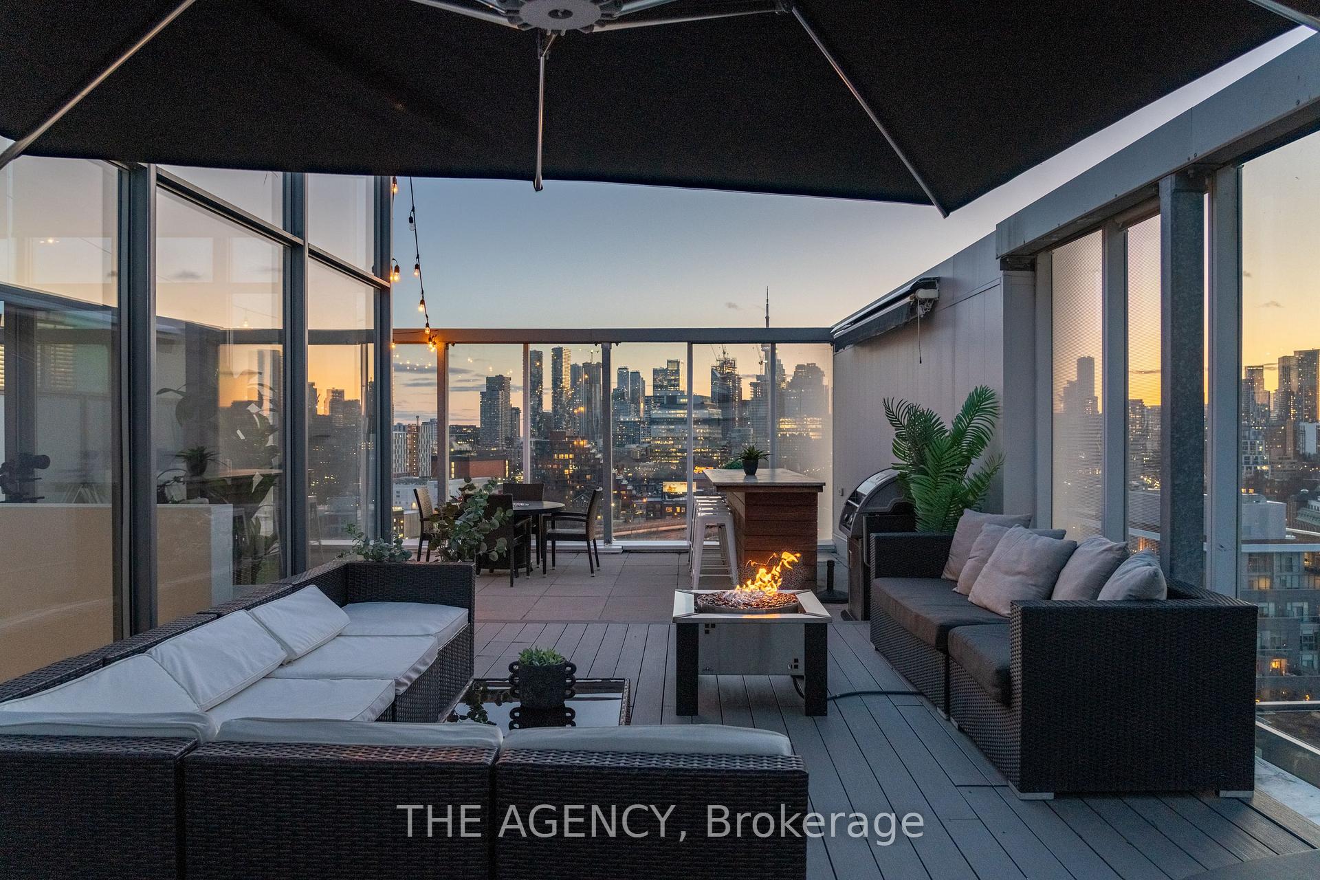 3 Bedrooms Condo at 32 Trolley, Toronto For sale