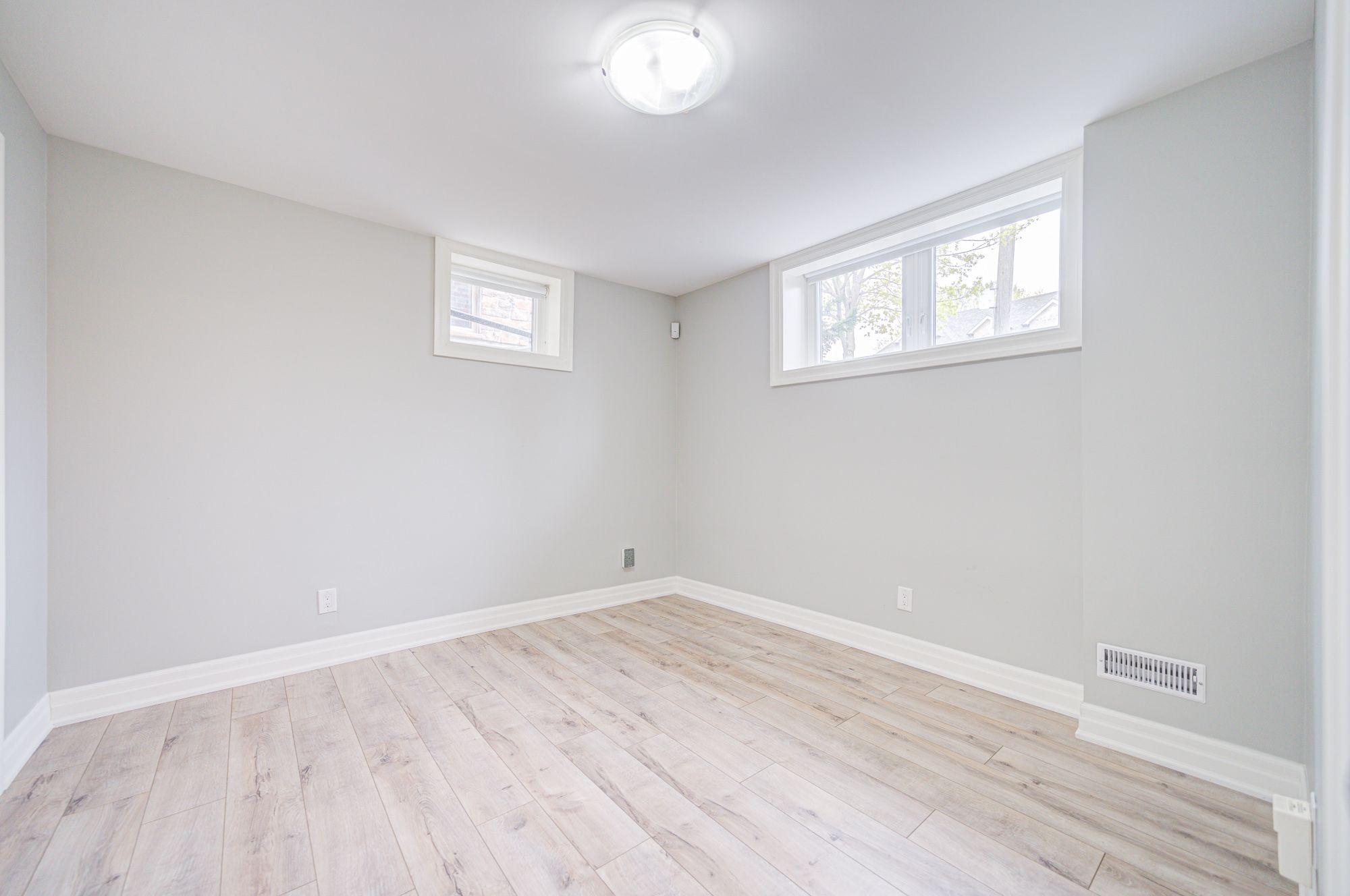 125 Dell Park Avenue Bsmt