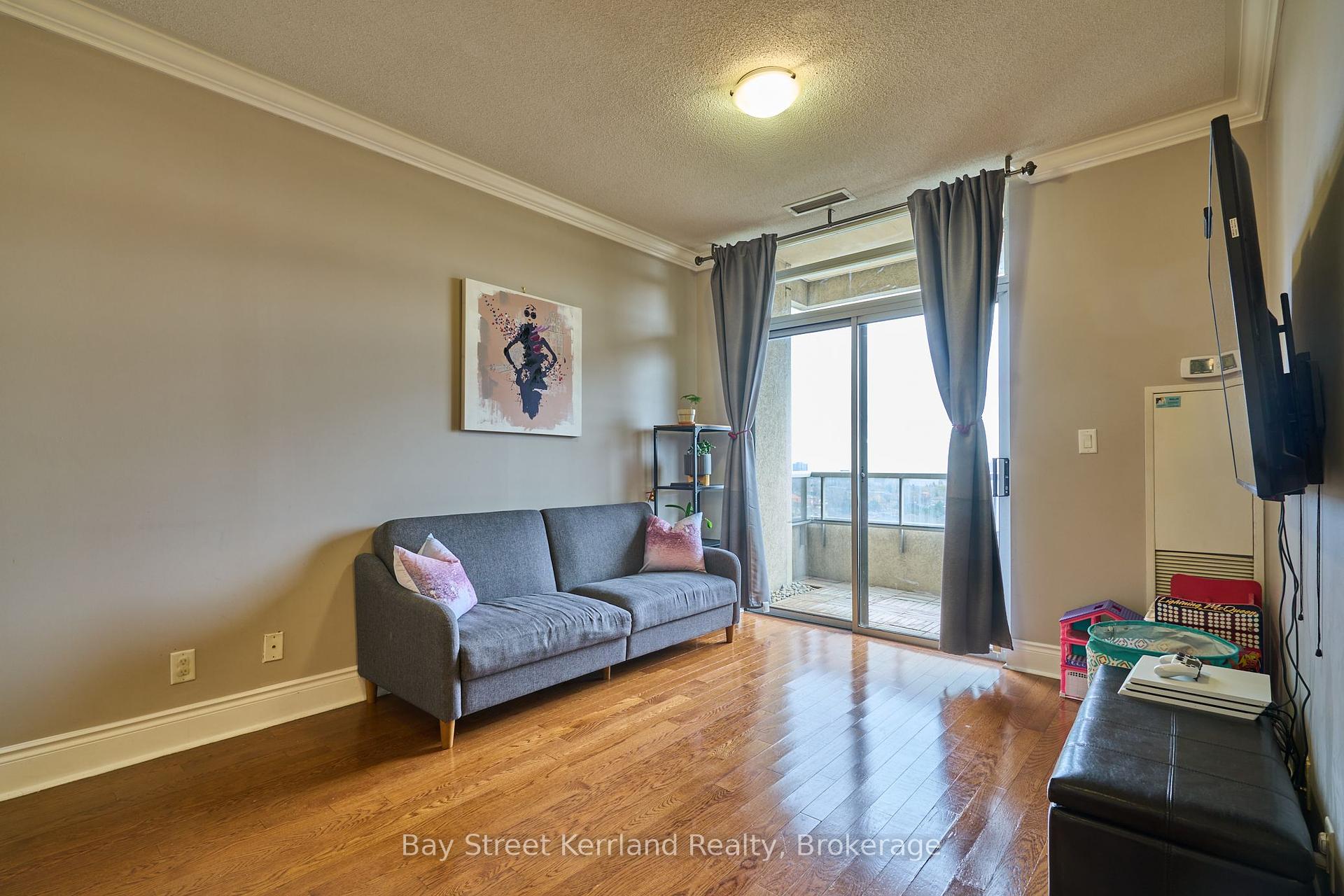 2 Bedrooms Condo at 3880 Duke Of York,  Mississauga For sale