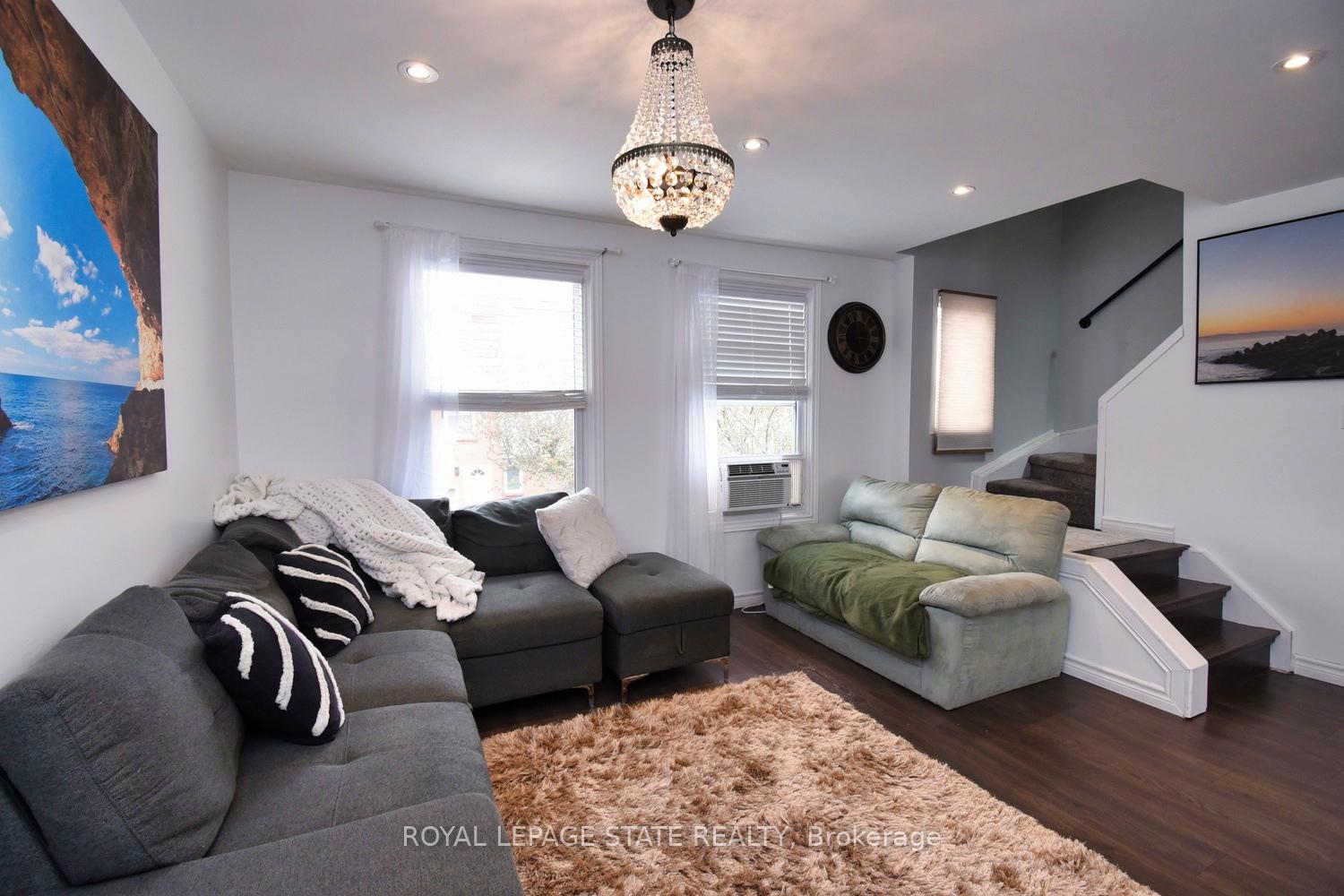 3 Bedrooms Condo at 1255 Upper Gage,  Hamilton For sale