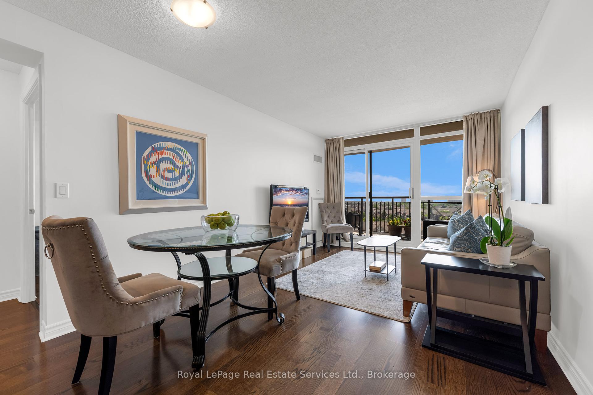 2 Bedrooms Condo at 2391 Central Park, Oakville For sale
