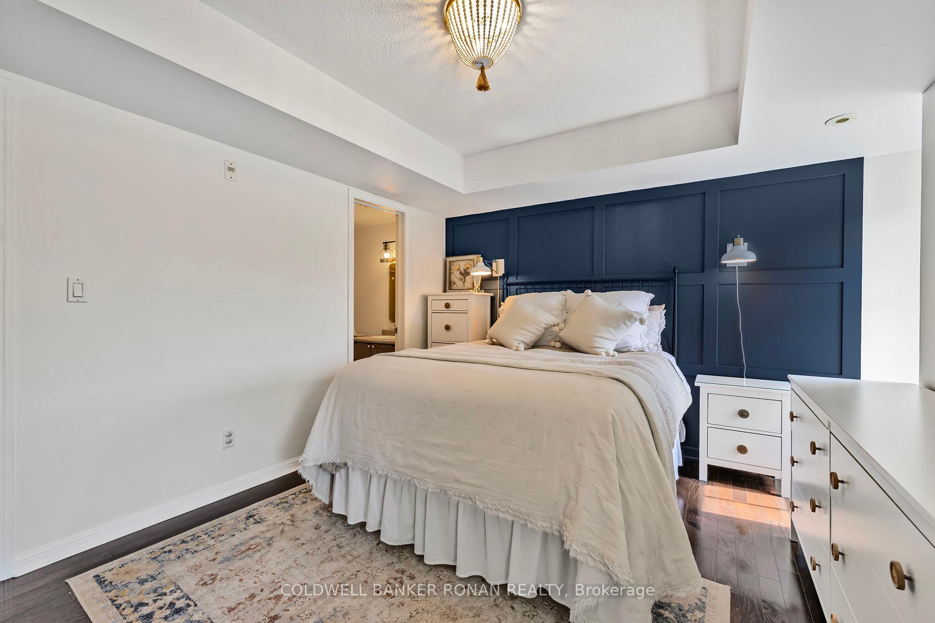 3 Bedrooms Condo at 600 Shoreline, Mississauga For sale