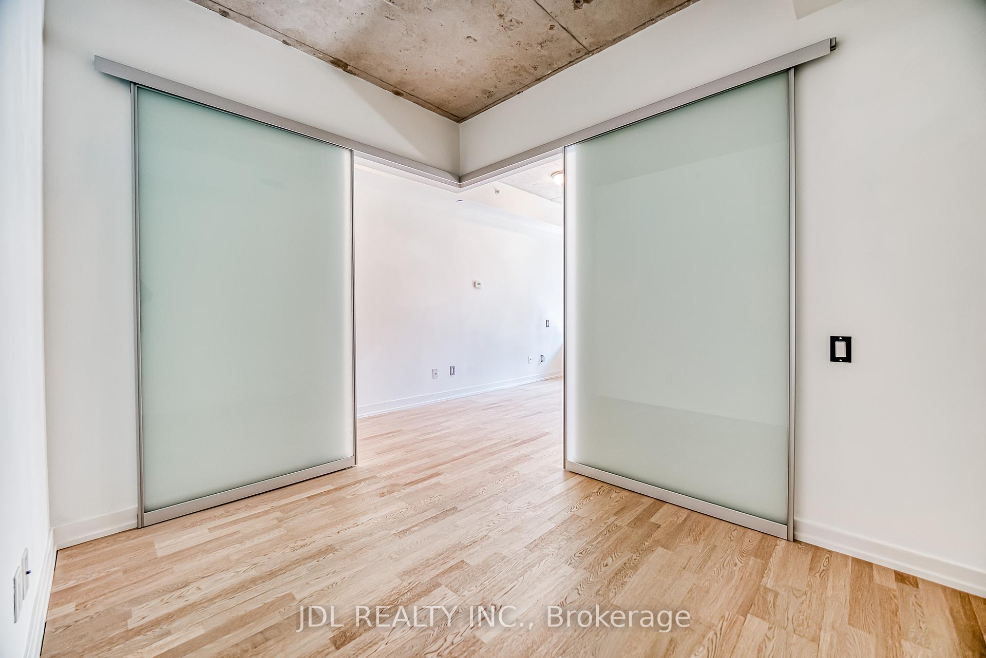 1 Bedroom Condo at 461 Adelaide, Toronto For sale