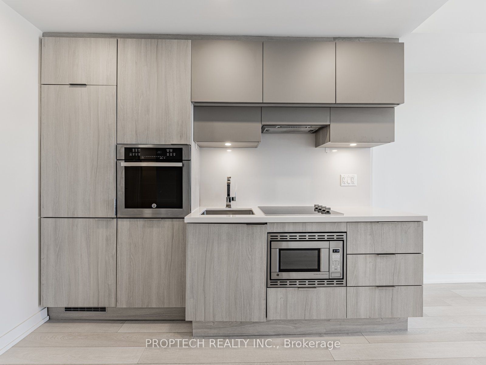 39 Roehampton Avenue, #4201