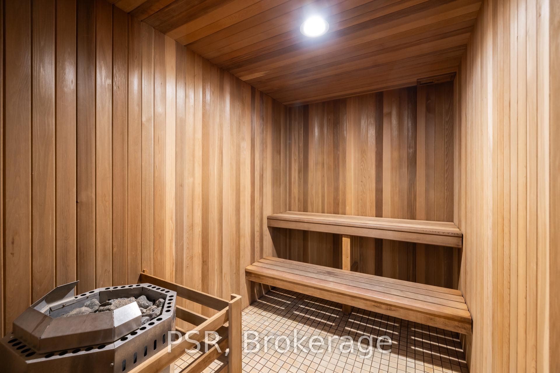 2 Bedrooms Condo at 30 Wellington, Toronto For sale