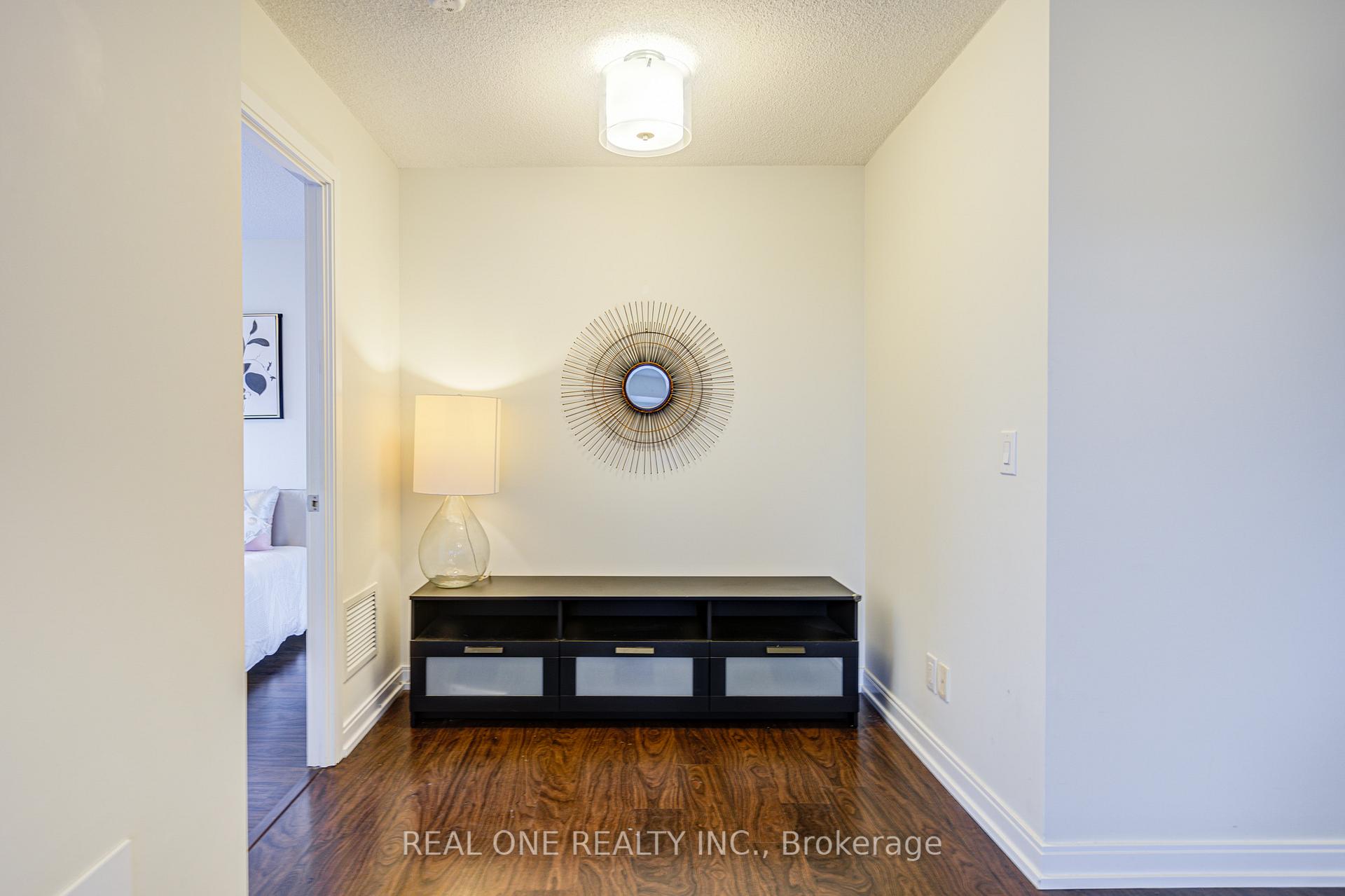 3 Bedrooms Condo at 151 Village Green, Toronto For sale