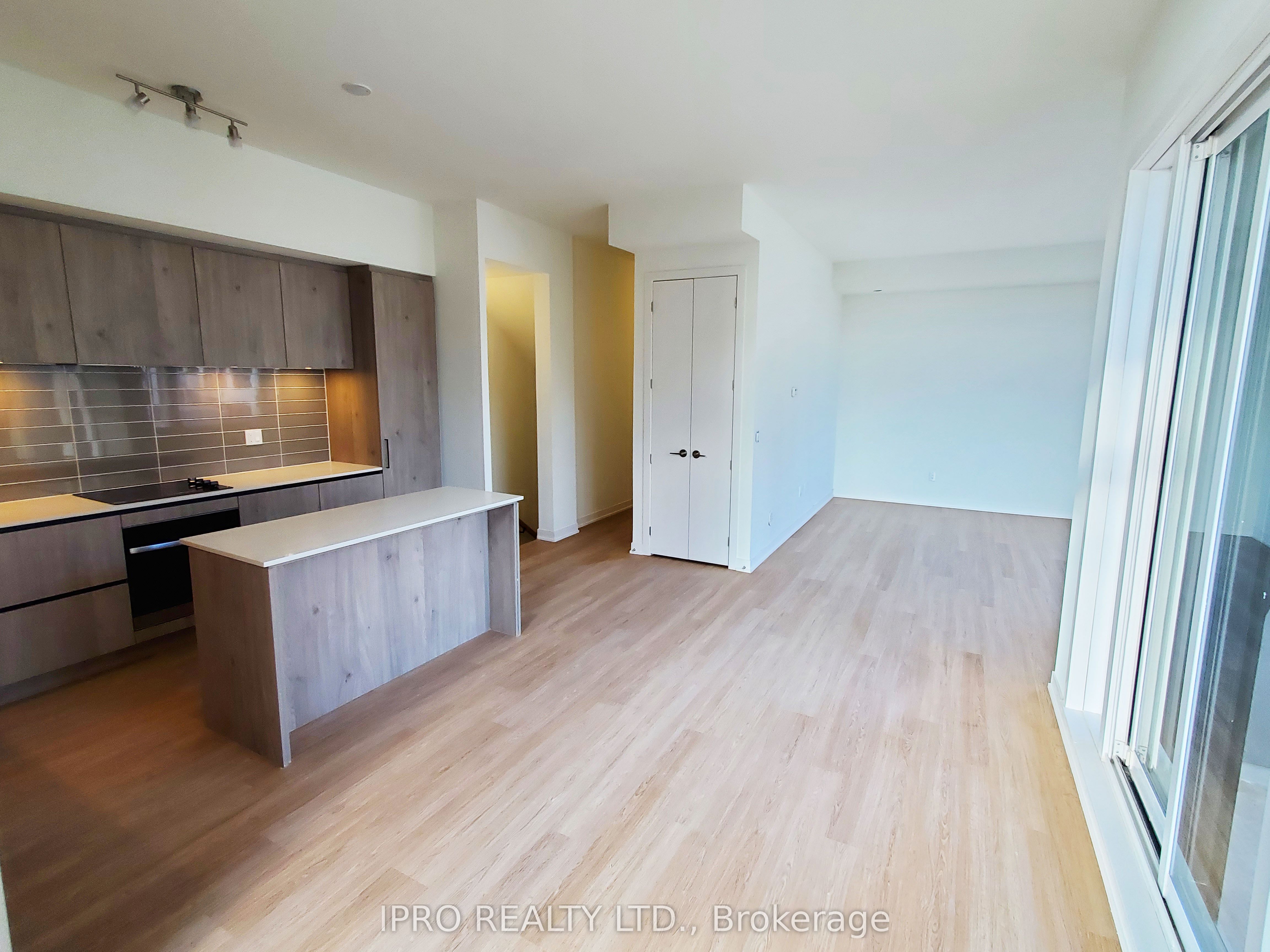 15 David Eyer Road, #1411