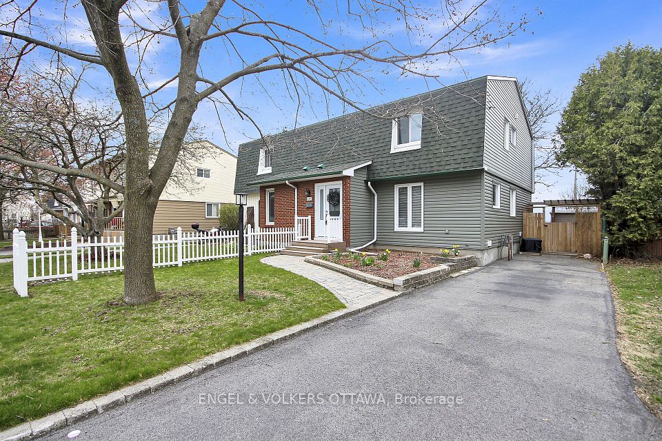 112 Fieldgate