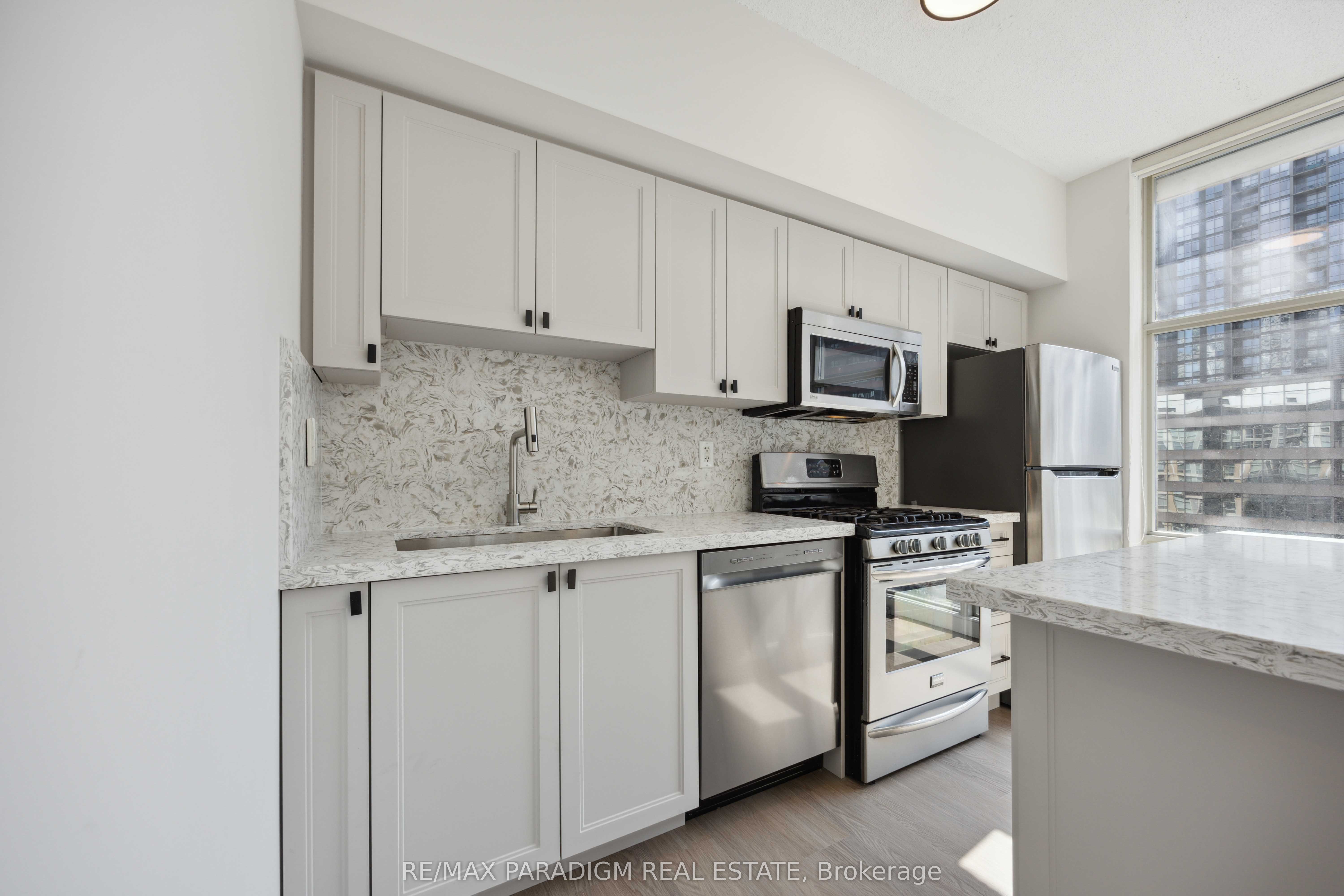 9 Spadina Avenue, #611