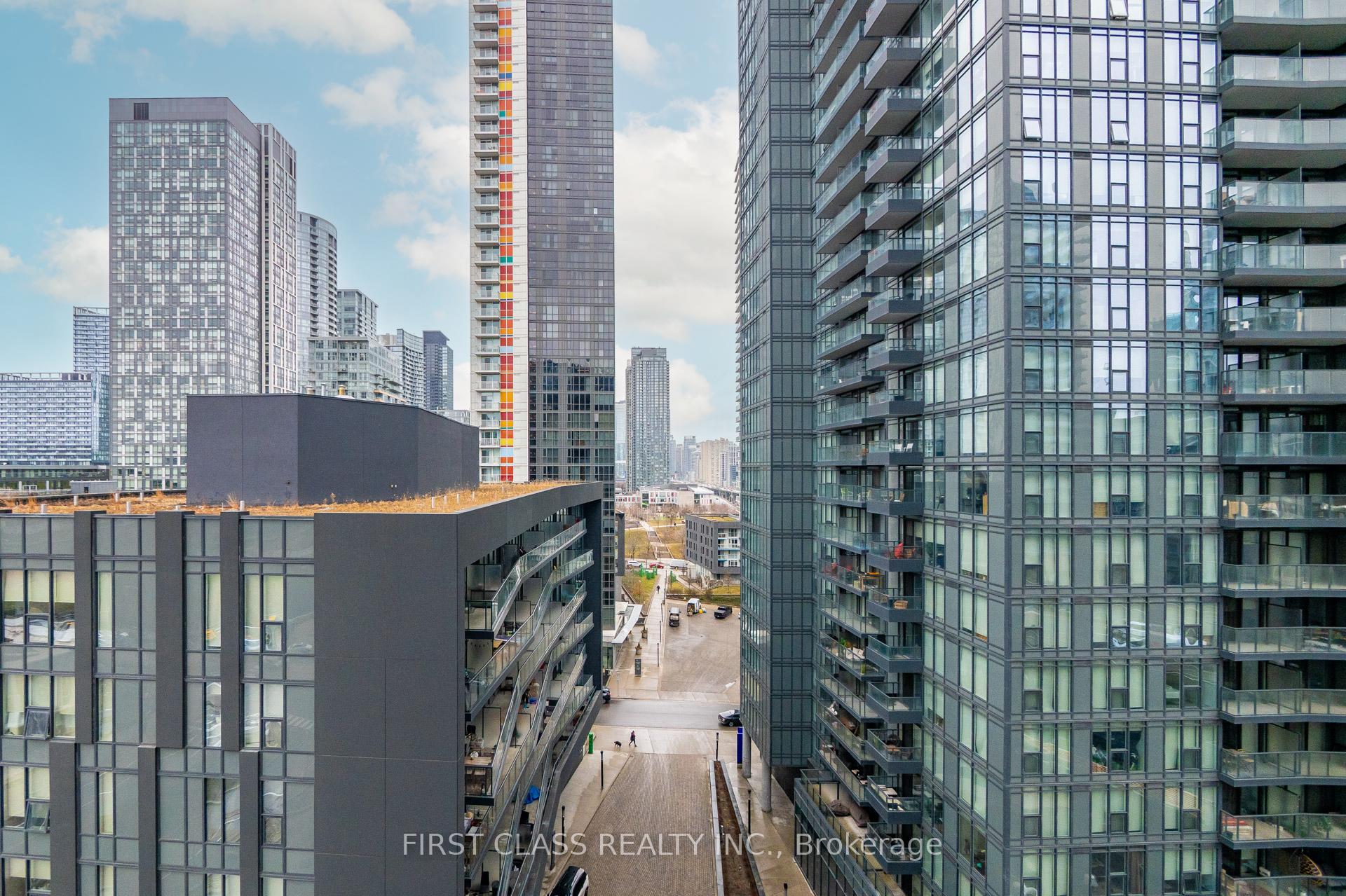 3 Bedrooms Condo at 80 Queens Wharf, Toronto For sale