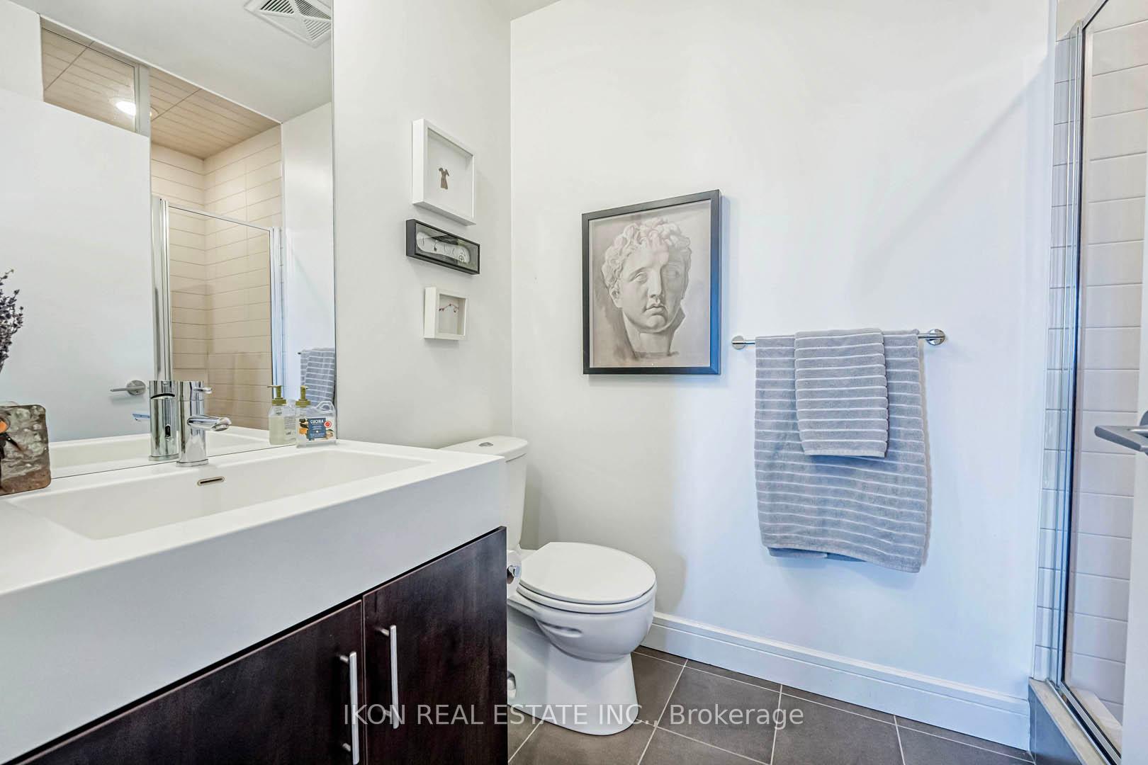 3 Bedrooms Condo at 116 George, Toronto For sale