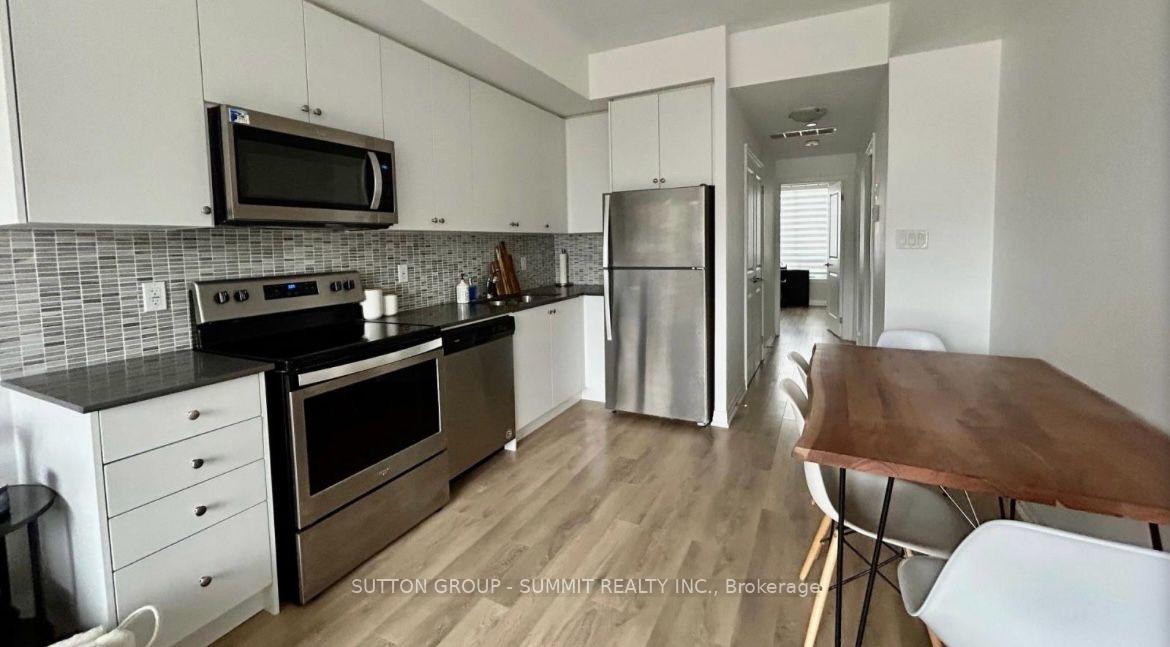 2 Bedrooms Condo at 650 Atwater,  Mississauga For sale