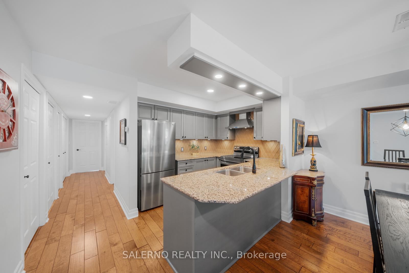 3 Bedrooms Condo at 128 Aerodrome, Toronto For sale