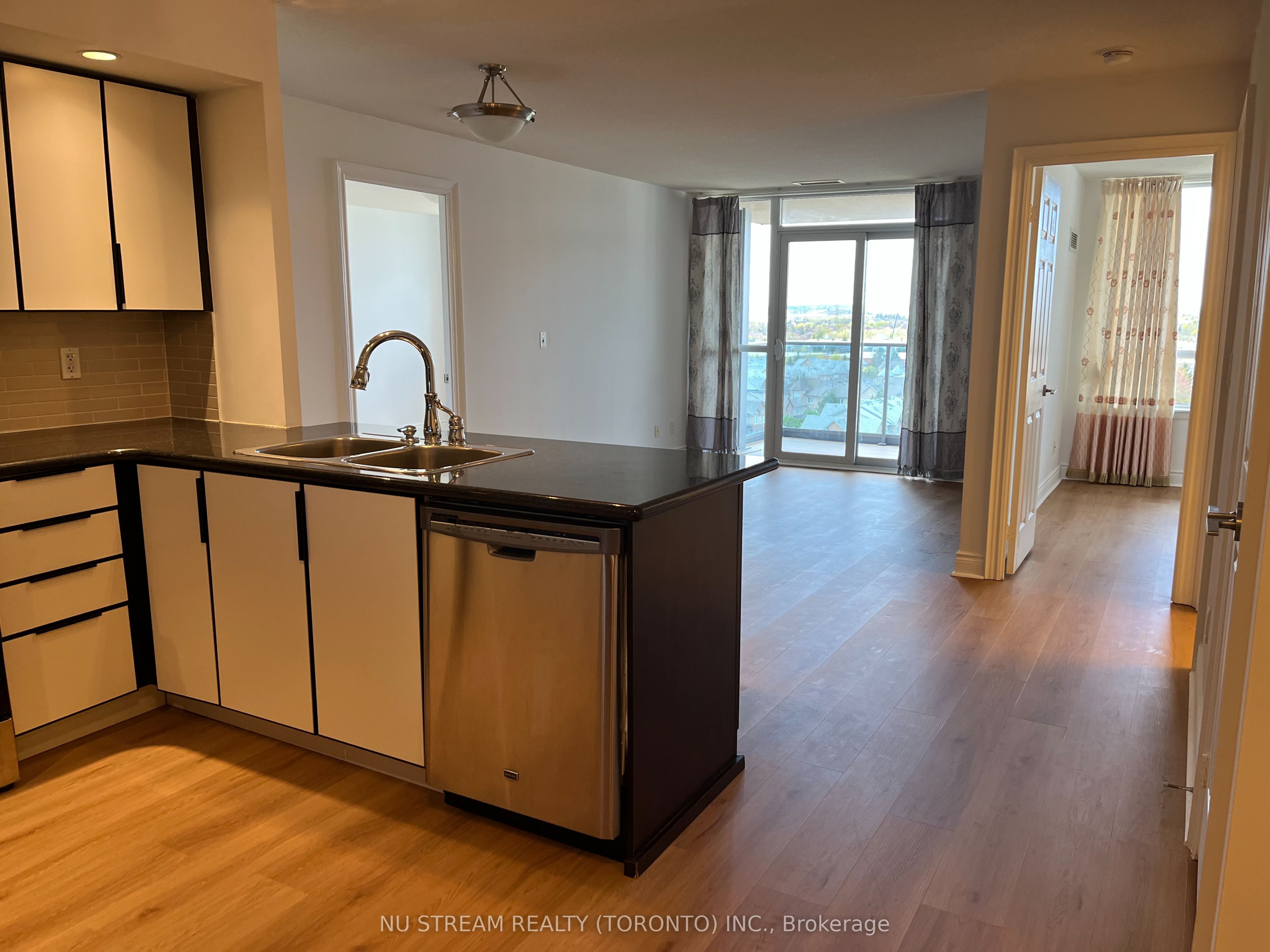 23 Cox Boulevard, #1651