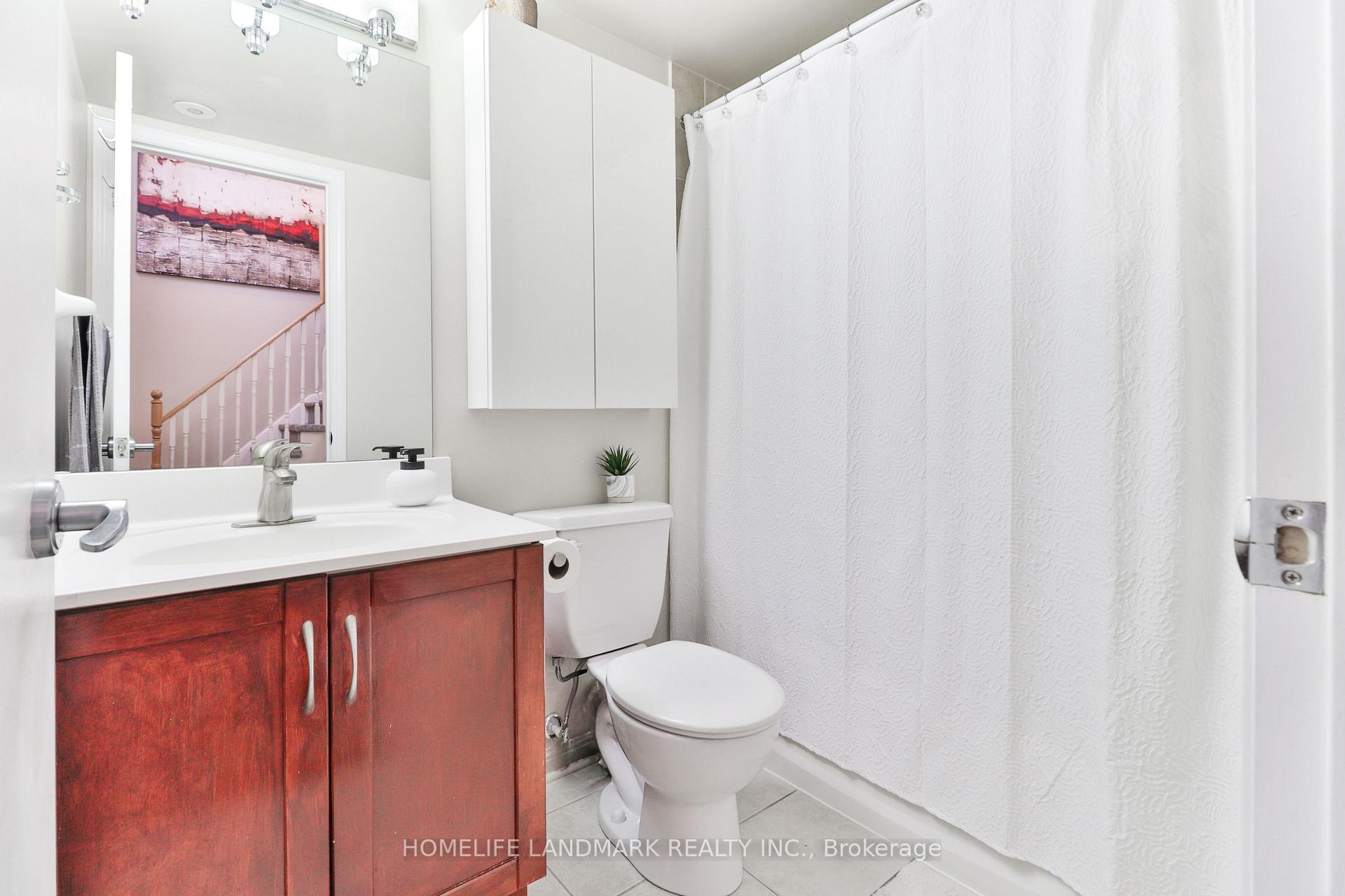 3 Bedrooms Condo at 26 Laidlaw, Toronto For sale