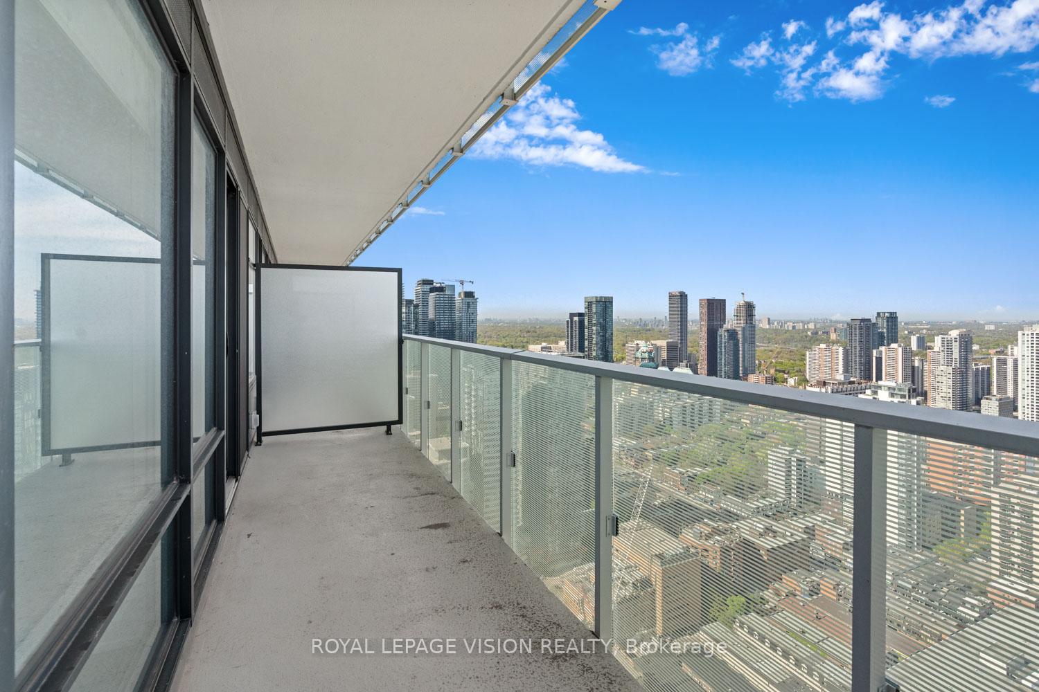 2 Bedrooms Condo at 501 Yonge, Toronto For sale
