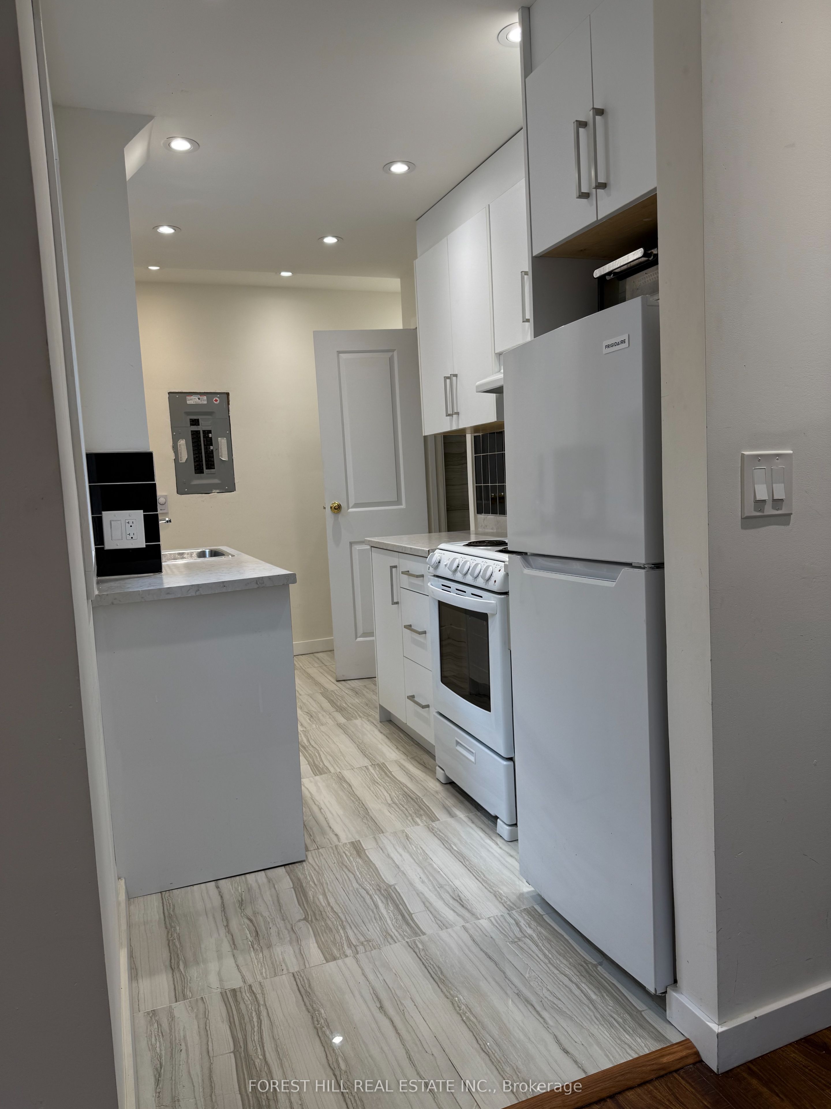 378 Bloor Street W, #1