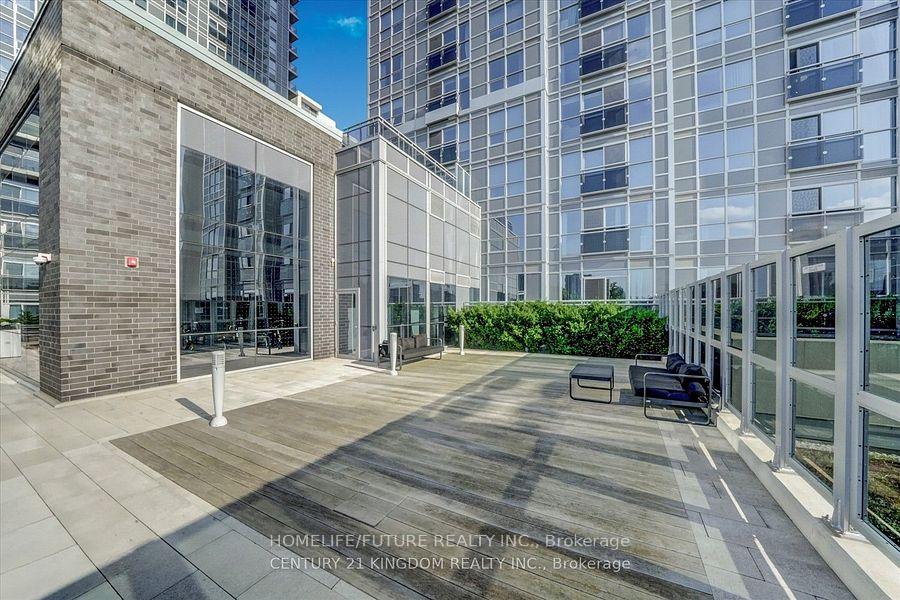 2 Bedrooms Condo at 275 Village Green, Toronto For sale