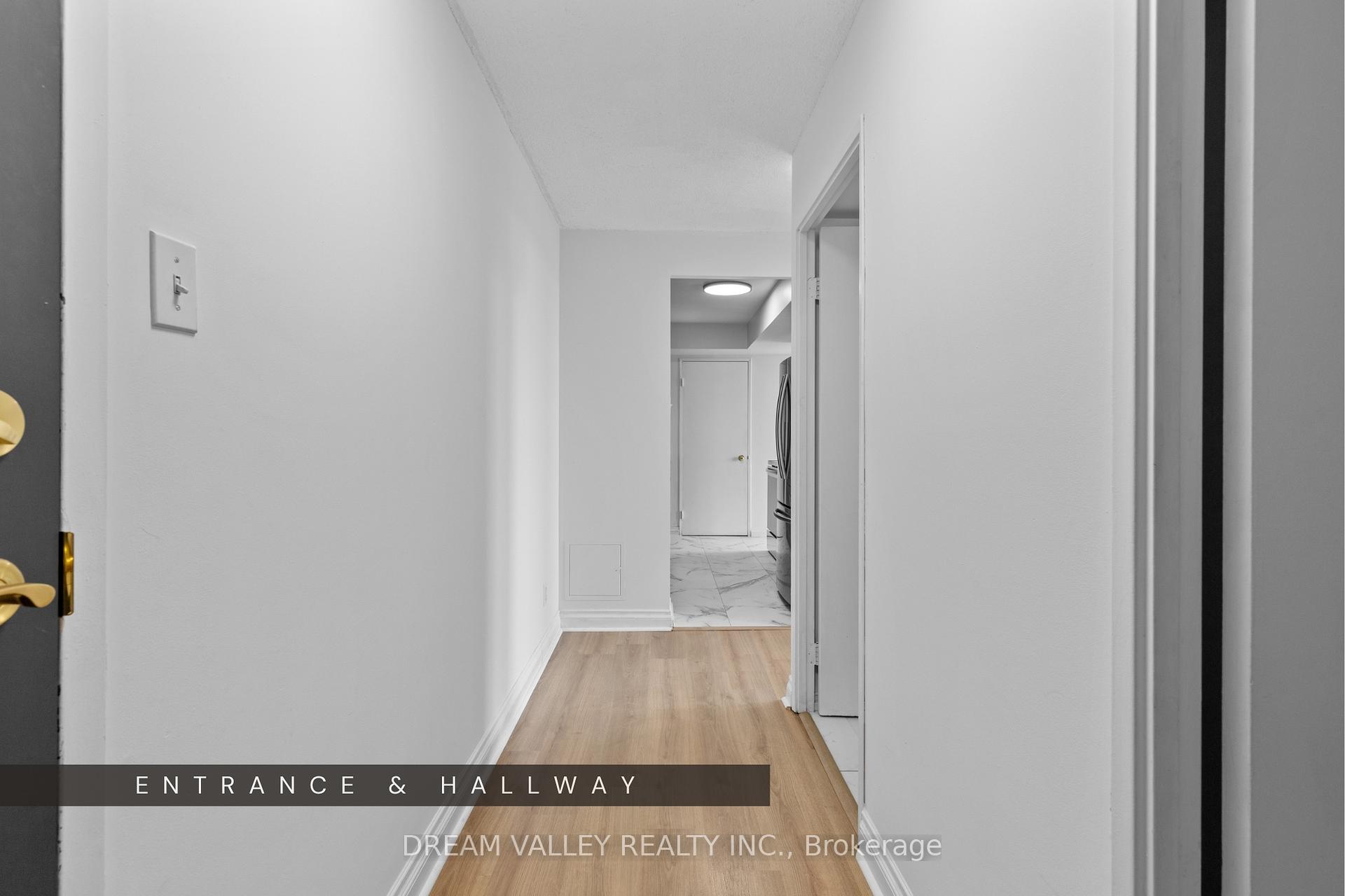 3 Bedrooms Condo at 330 Mccowan, Toronto For sale
