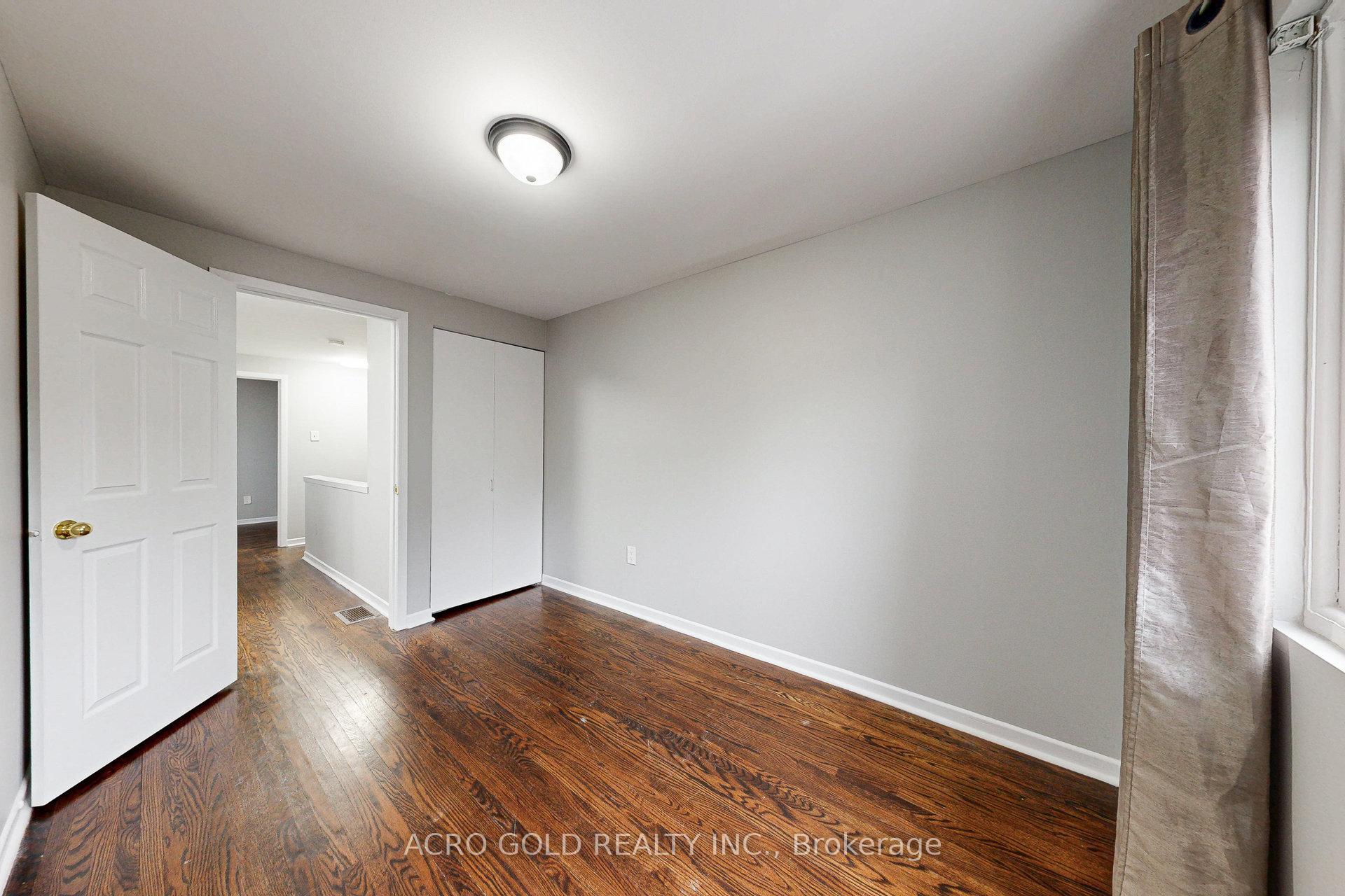 4 Bedrooms Condo at 441 Military,  Toronto For sale