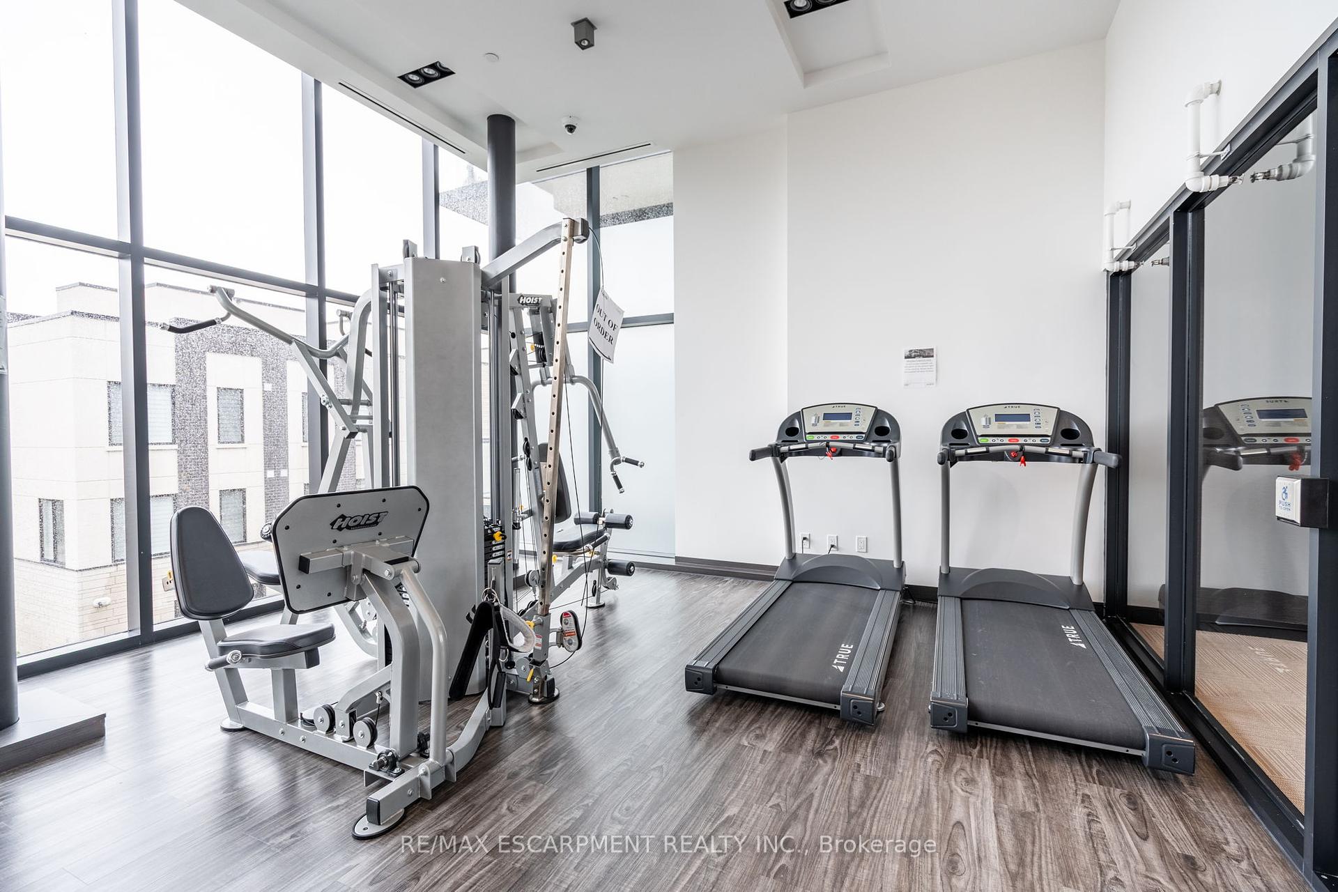 2 Bedrooms Condo at 1119 COOKE, Burlington For sale