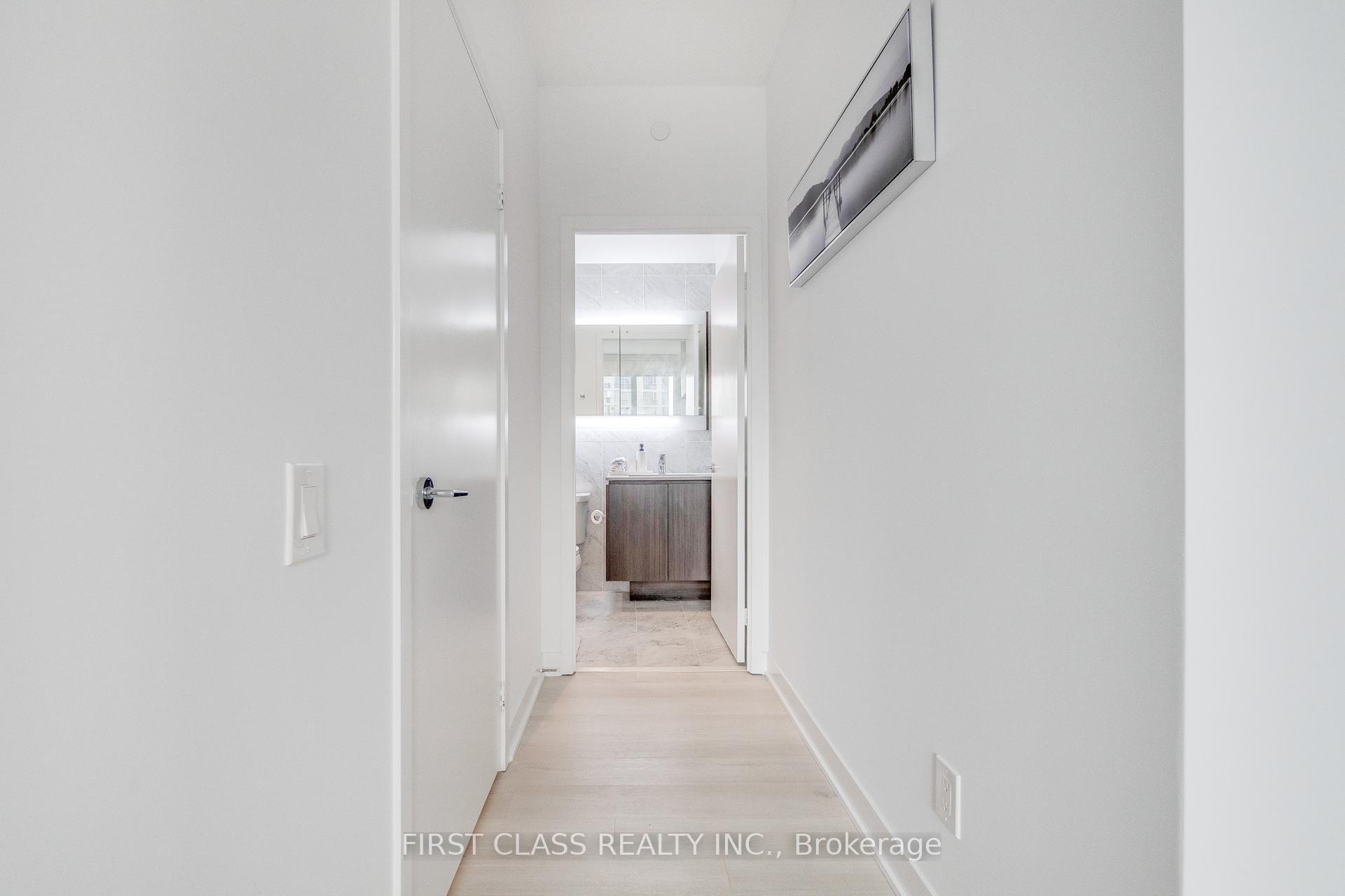 3 Bedrooms Condo at 80 Queens Wharf, Toronto For sale