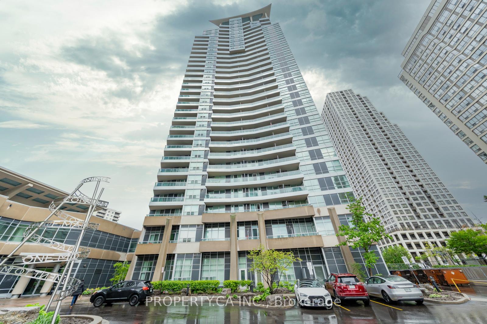 2 Bedrooms Condo at 33 Elm, Mississauga For sale