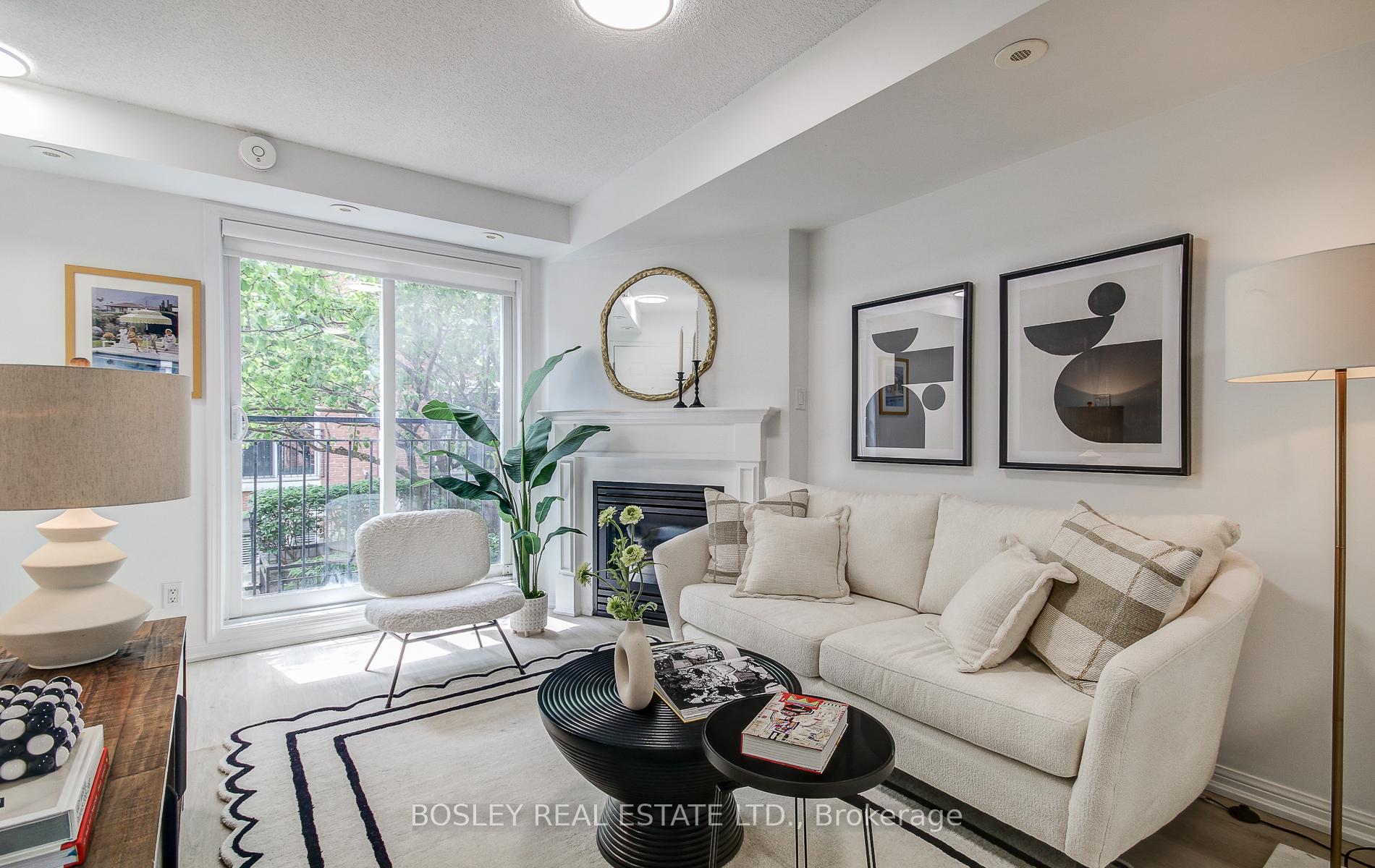 2 Bedrooms Condo at 18 Laidlaw, Toronto For sale