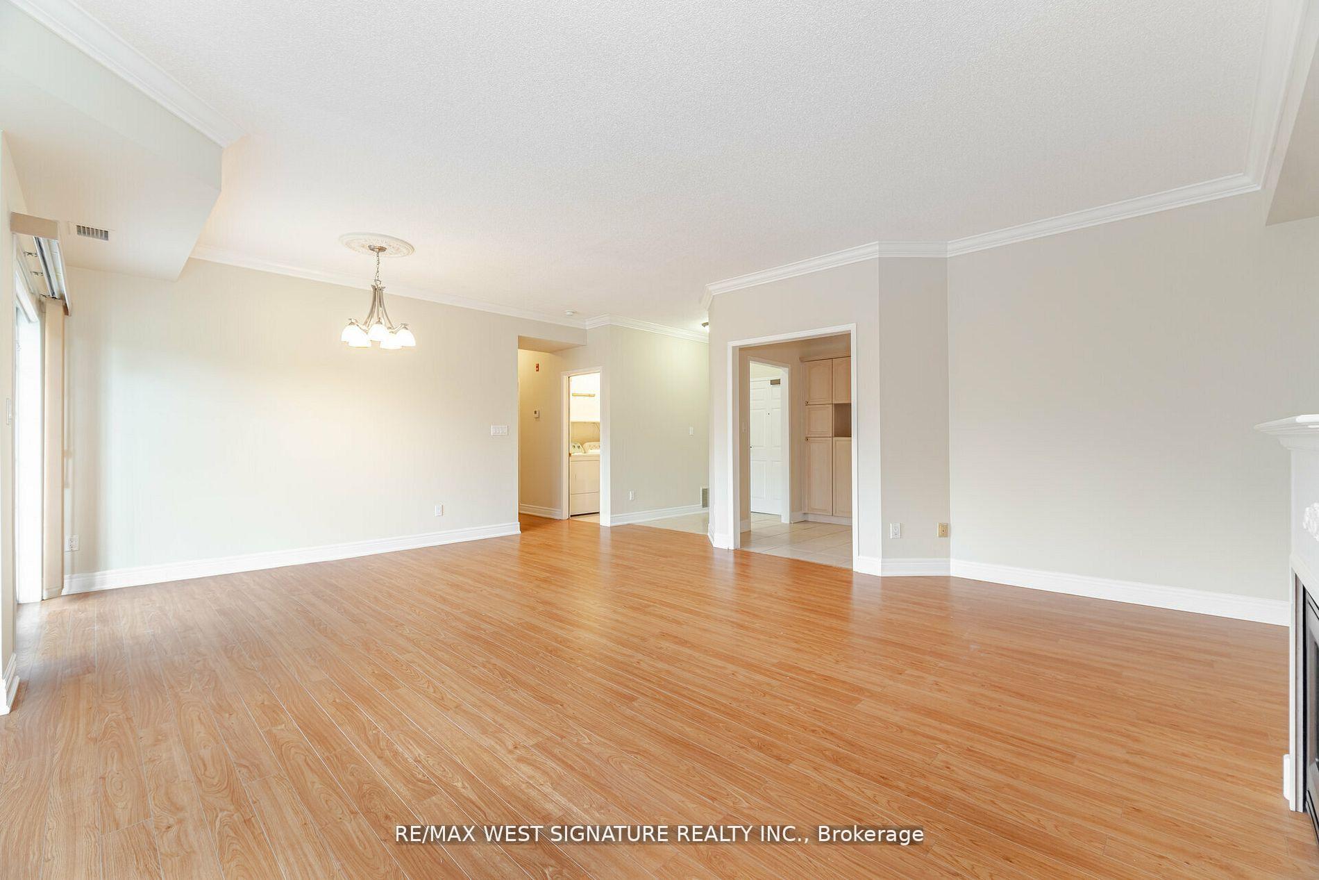 2 Bedrooms Condo at 75 Treelawn,  Vaughan For sale