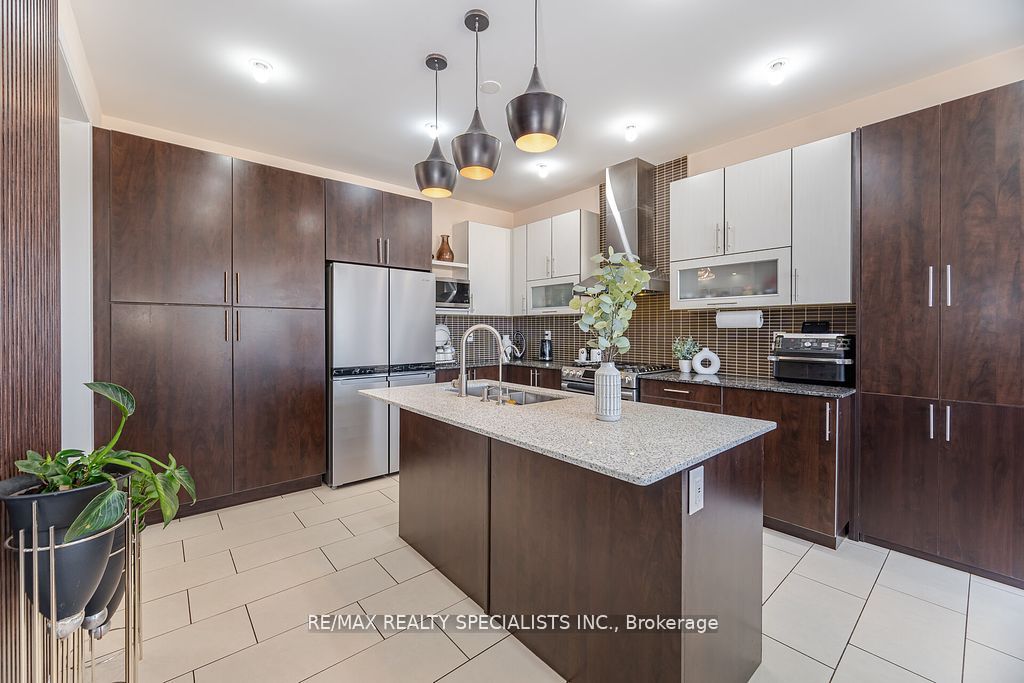 52 Abercrombie Crescent, Brampton, ON L7A 4N1