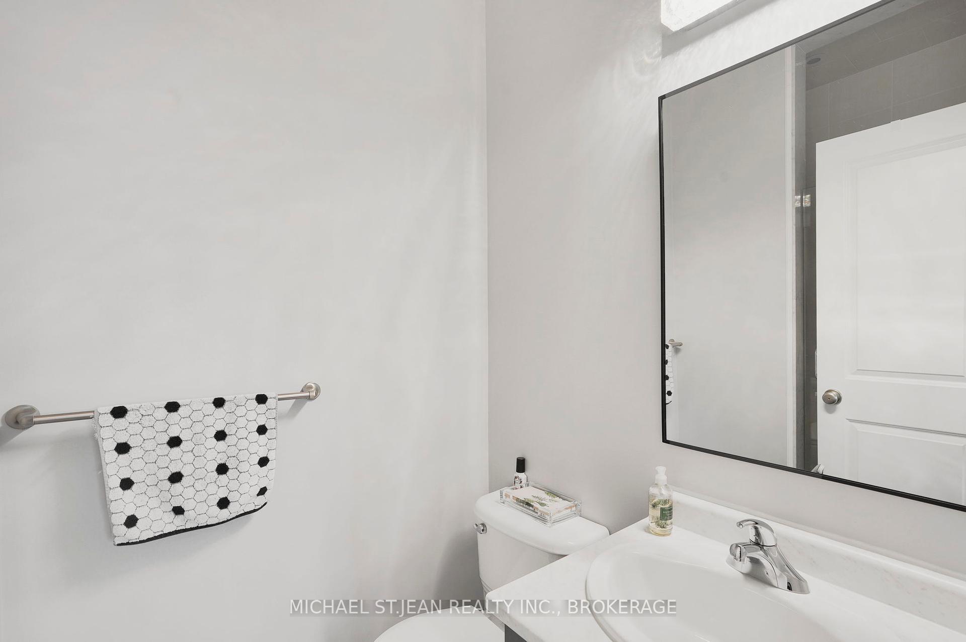 3 Bedrooms Condo at 5056 New,  Burlington For sale