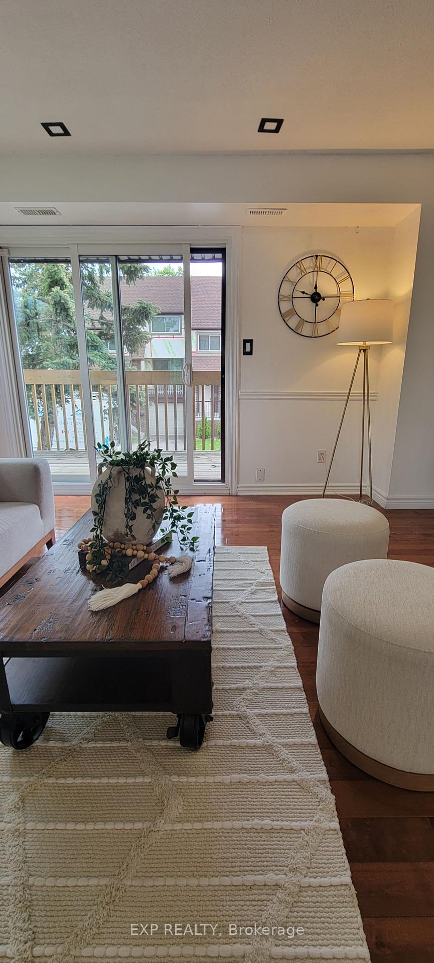 4 Bedrooms Condo at 6780 Formentera, Mississauga For sale