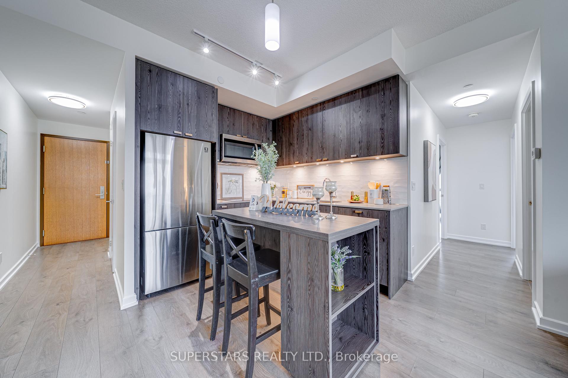 2 Bedrooms Condo at 56 Forest Manor, Toronto For sale