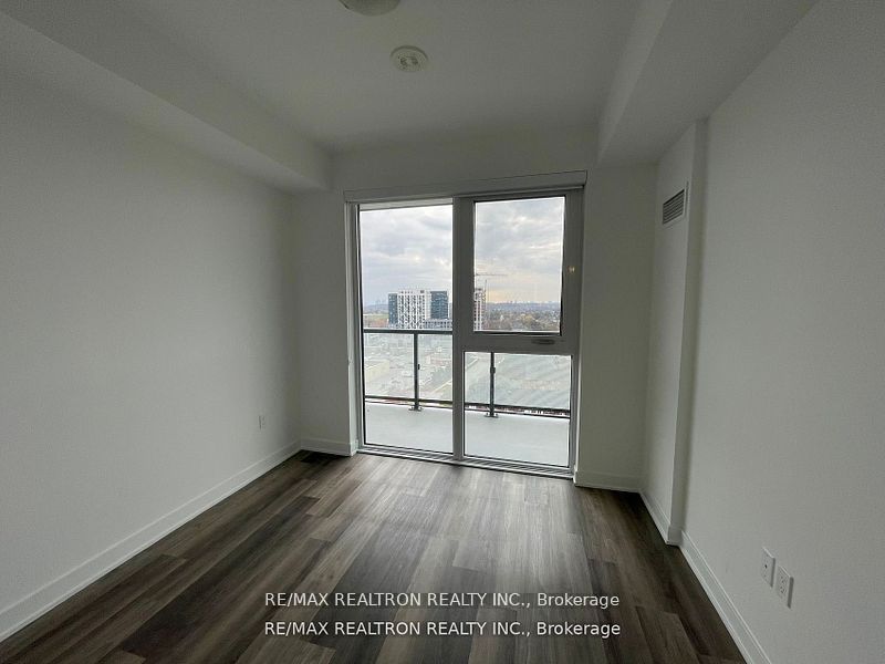 85 Oneida Crescent, #1401