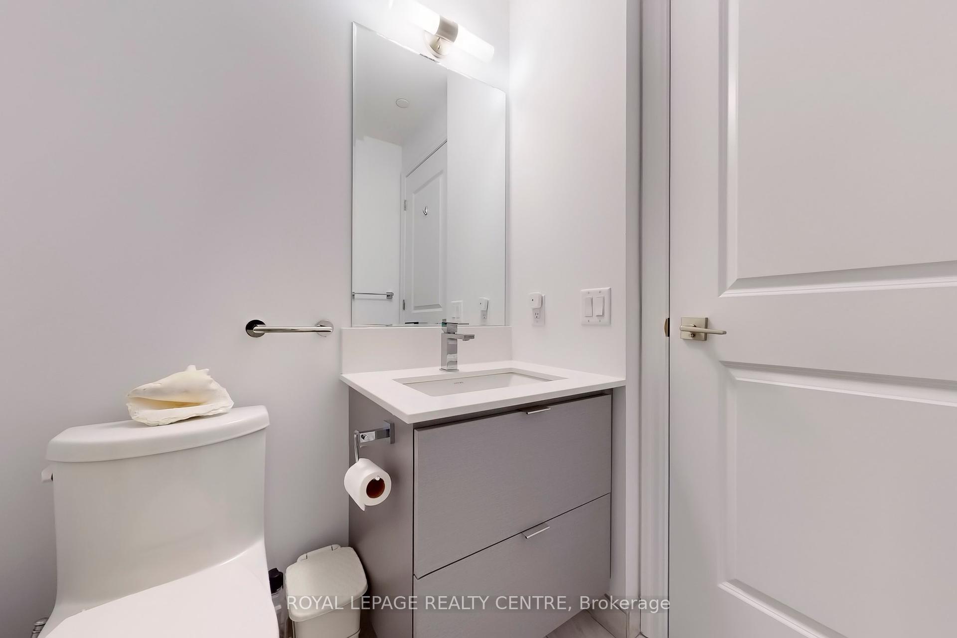 2 Bedrooms Condo at 36 ELM,  Mississauga For sale