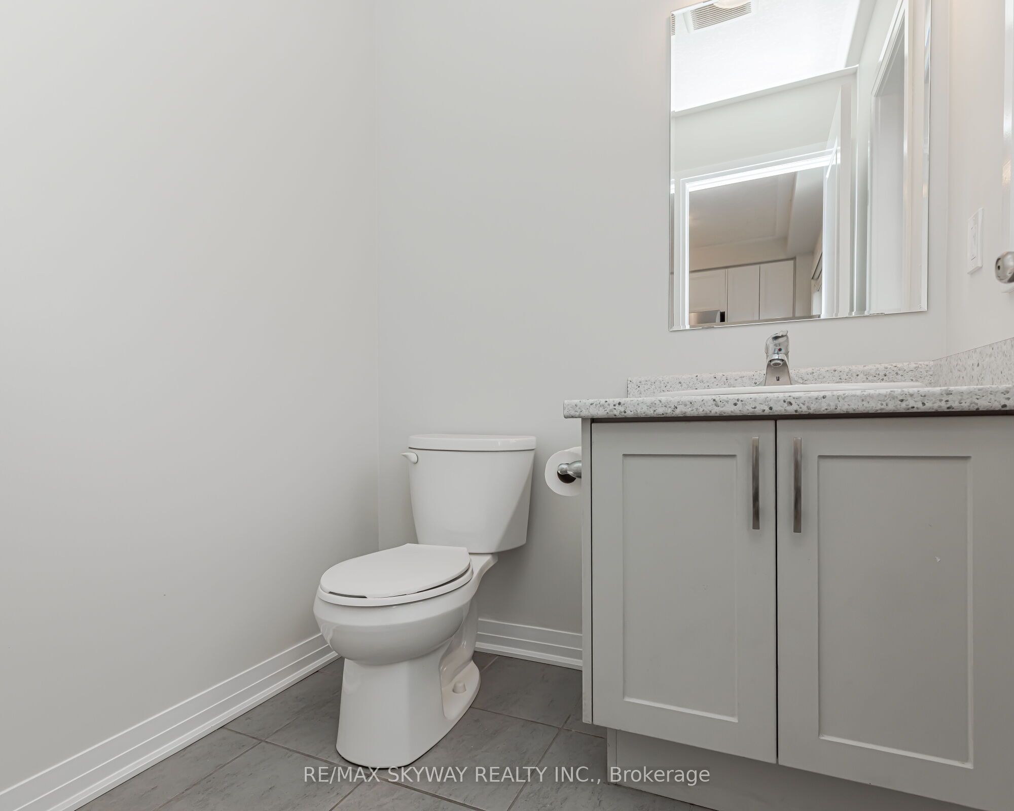 311 Woolwich Street, #5