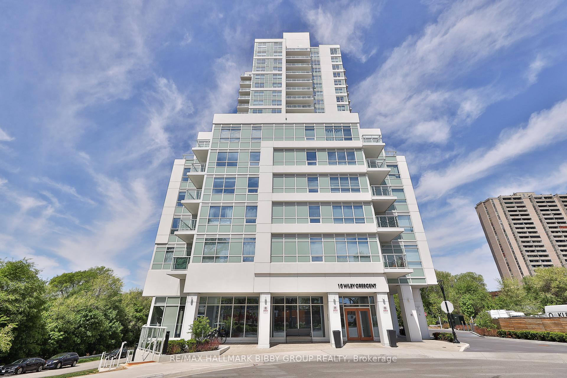 3 Bedrooms Condo at 10 Wilby, Toronto For sale
