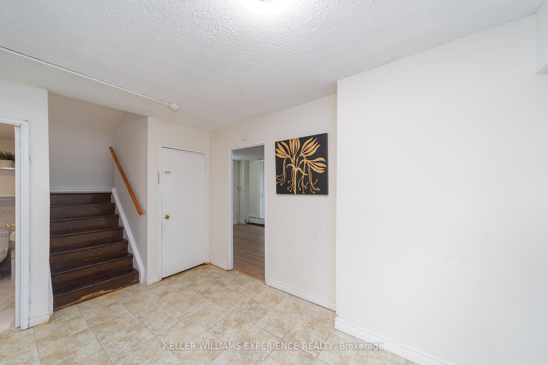 4 Bedrooms Condo at 4661 Jane, Toronto For sale