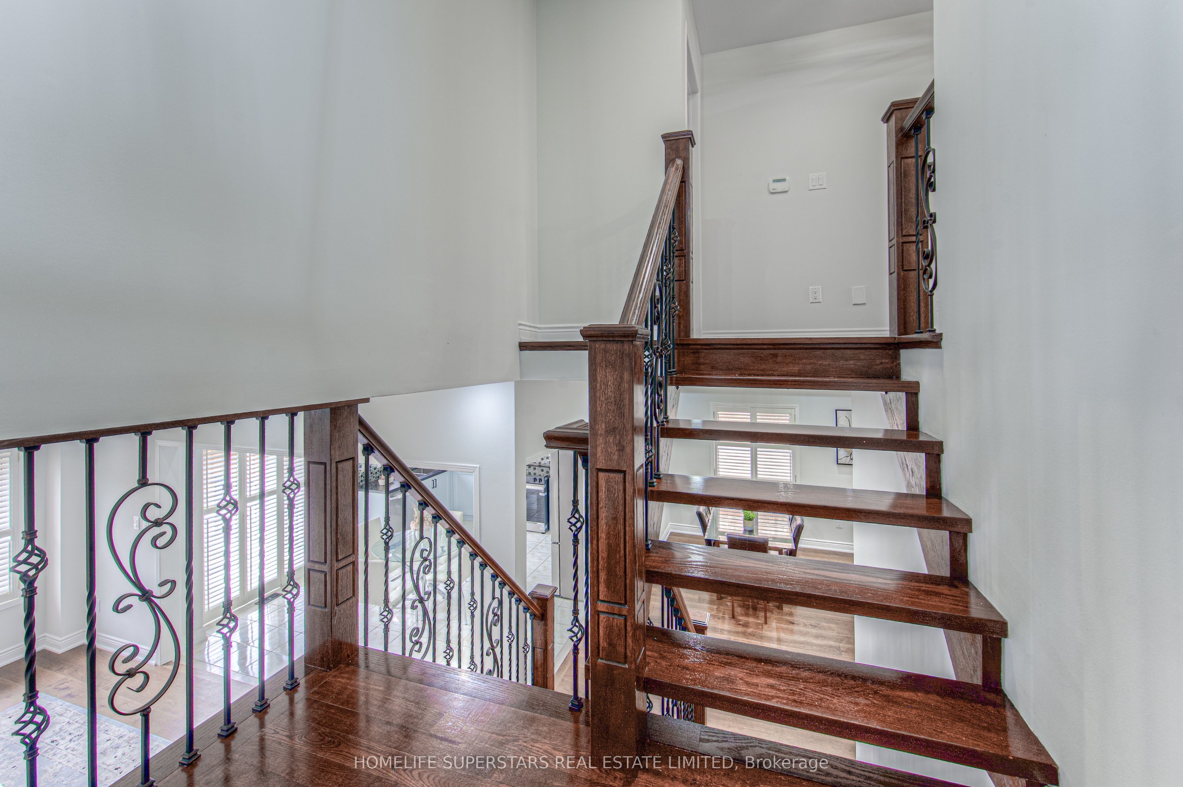 5676 Fantasia Manor