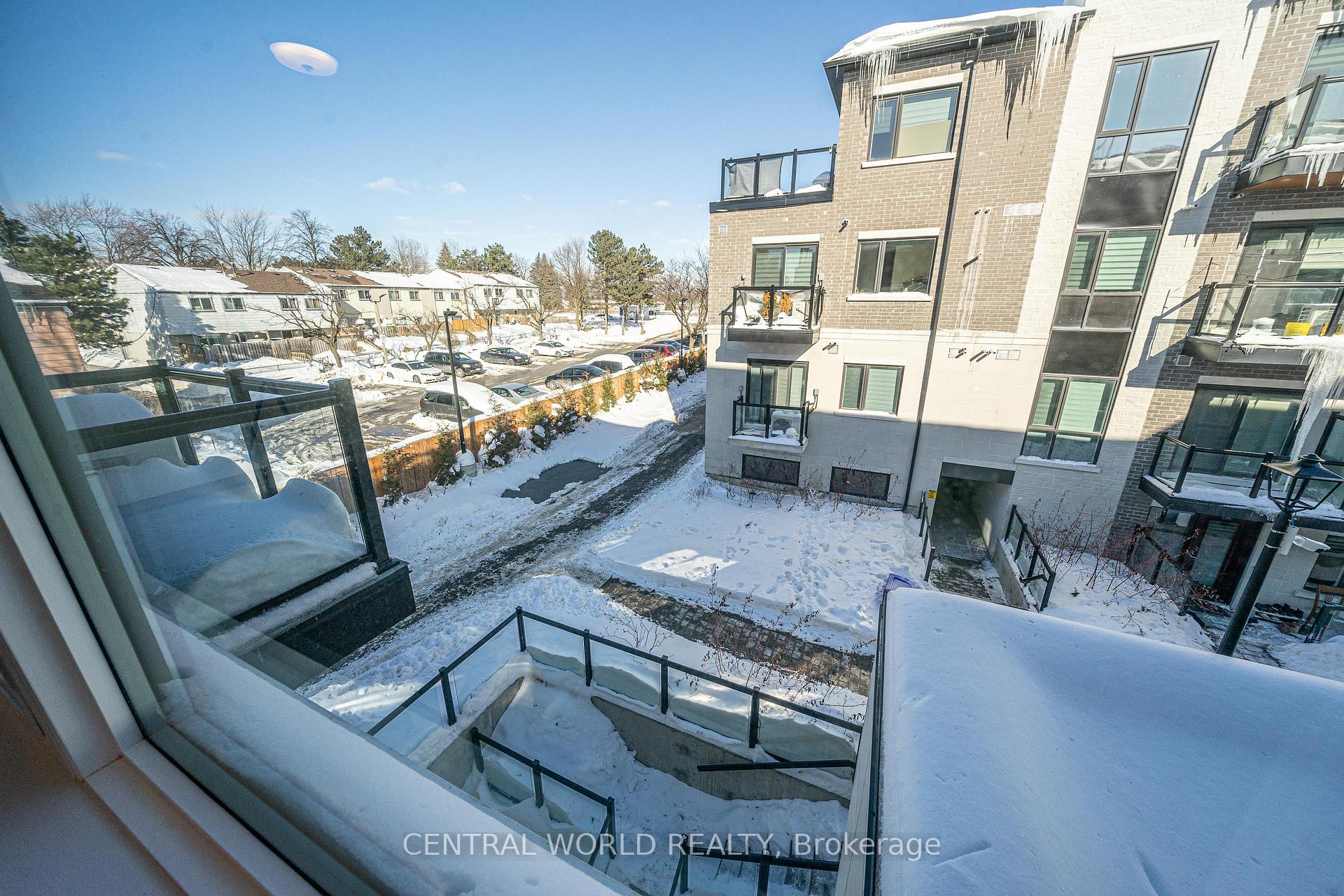 2 Bedrooms Condo at 50 Morecambe, Toronto For sale