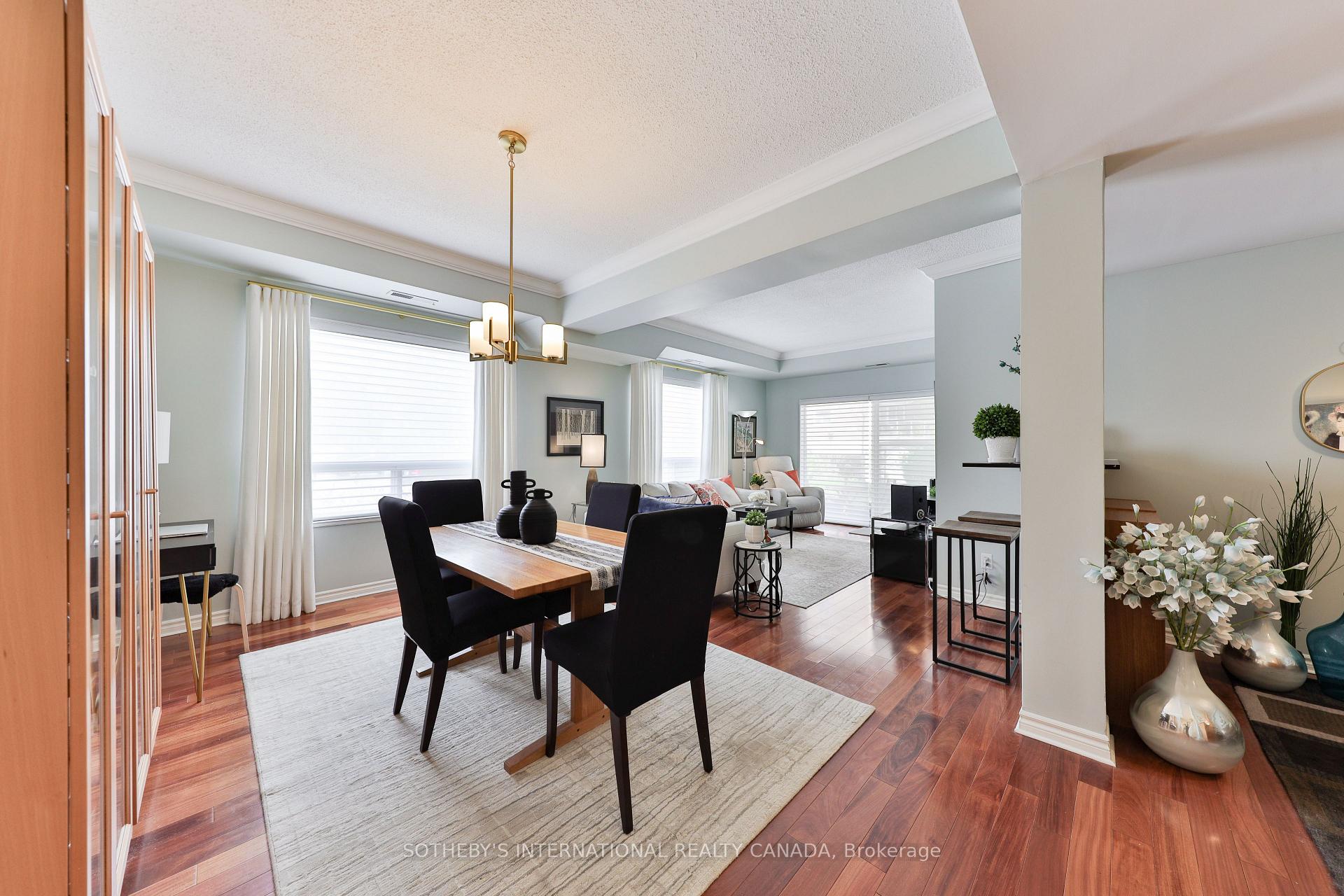 2 Bedrooms Condo at 5194 Lakeshore, Burlington For sale
