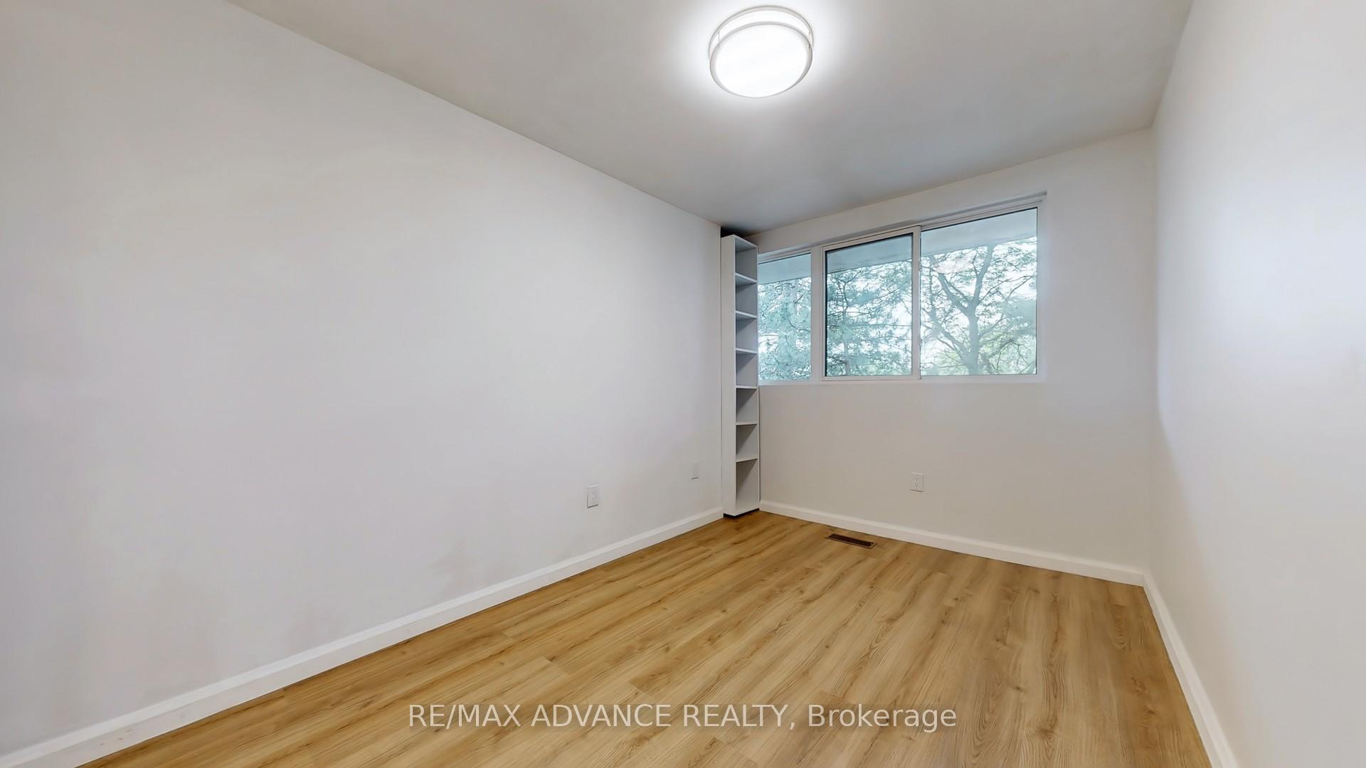 4 Bedrooms Condo at 165 Cherokee, Toronto For sale