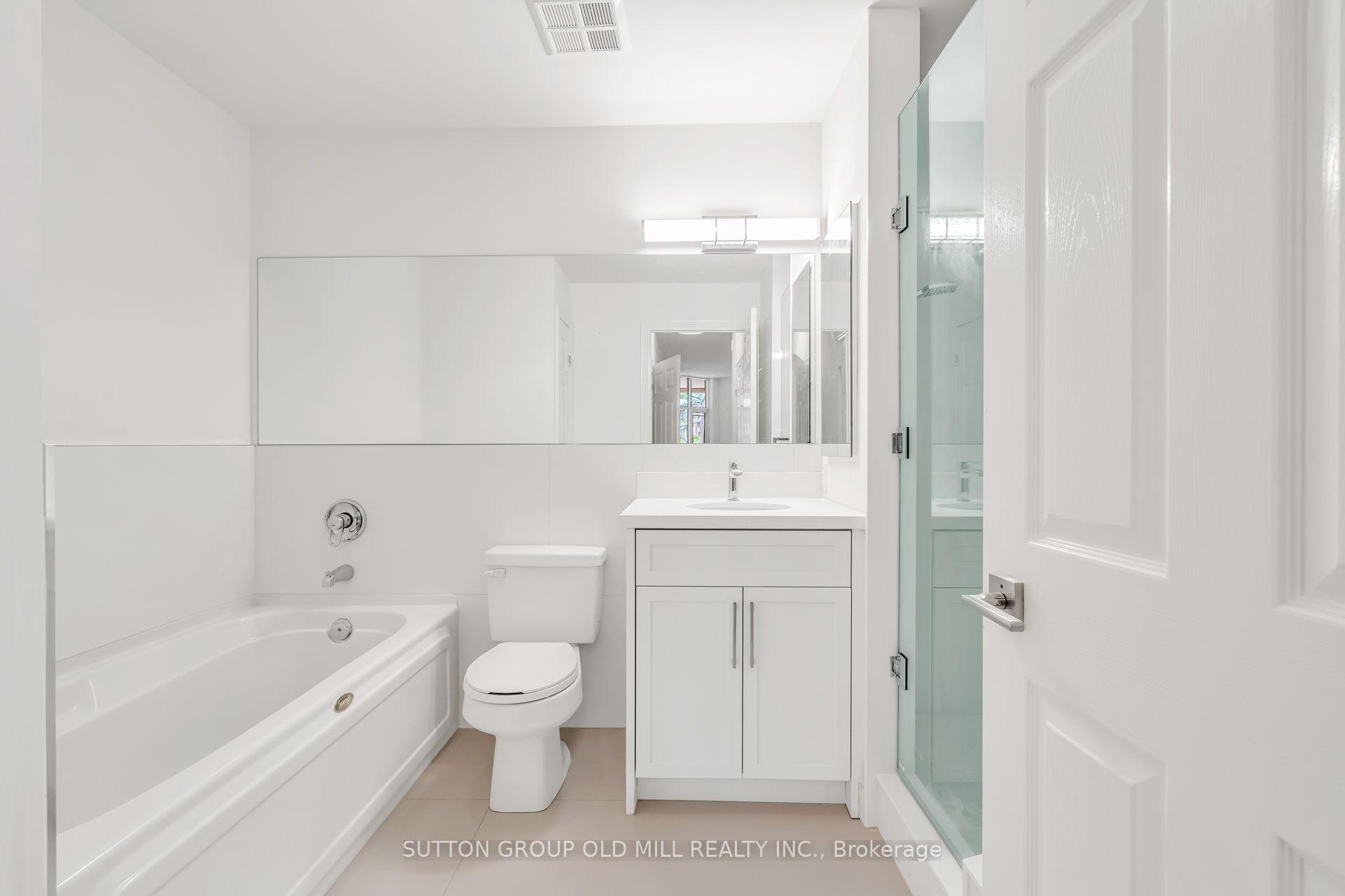 3 Bedrooms Condo at 10 Old Mill, Toronto For sale