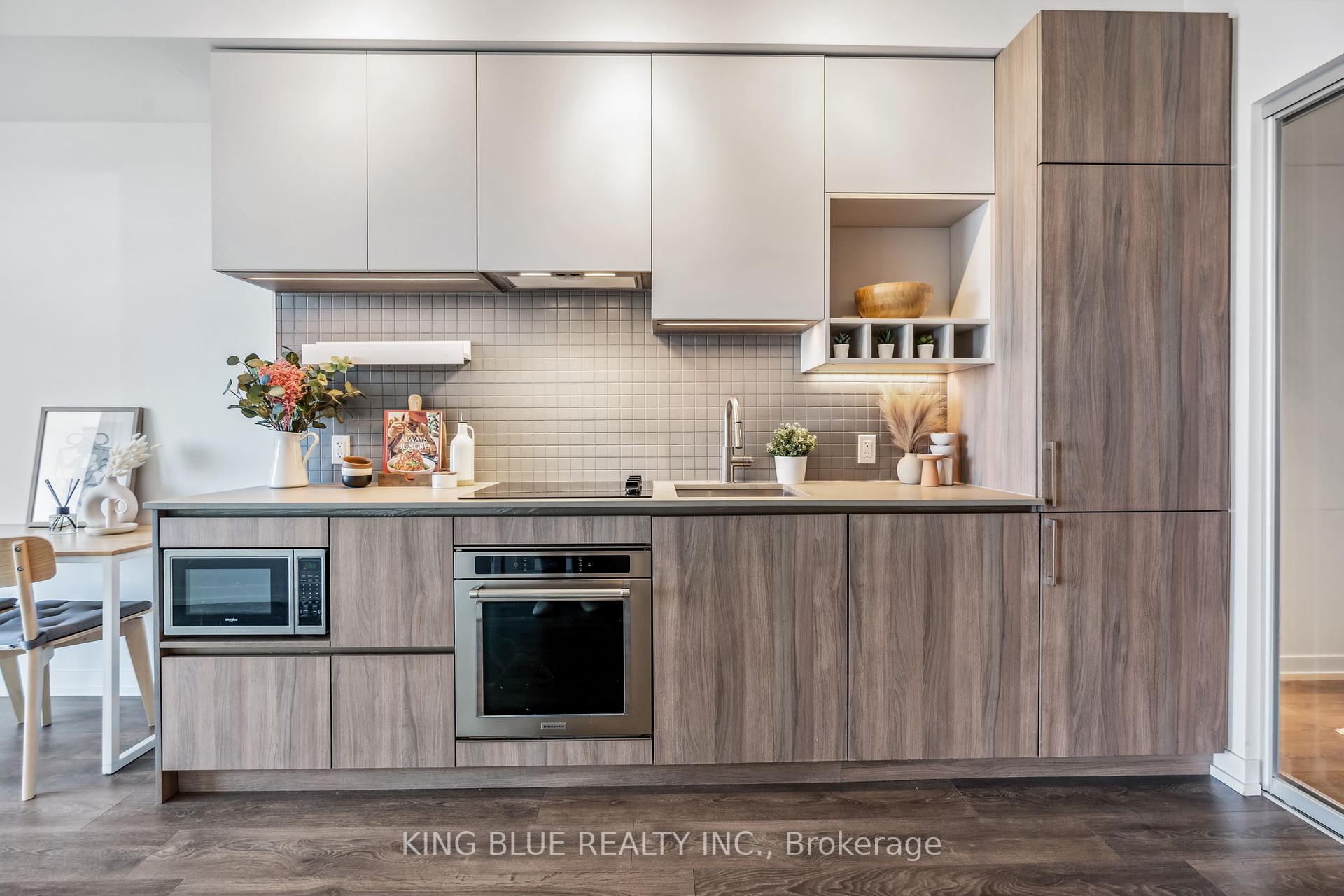 2 Bedrooms Condo at 950 Portage,  Vaughan For sale