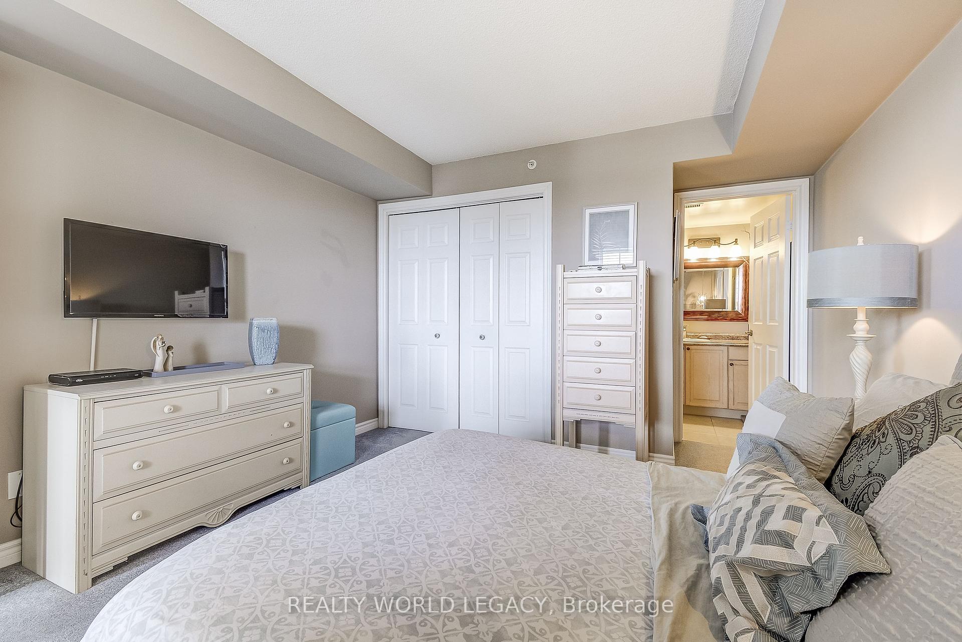 2 Bedrooms Condo at 1820 Walker’s,  Burlington For sale
