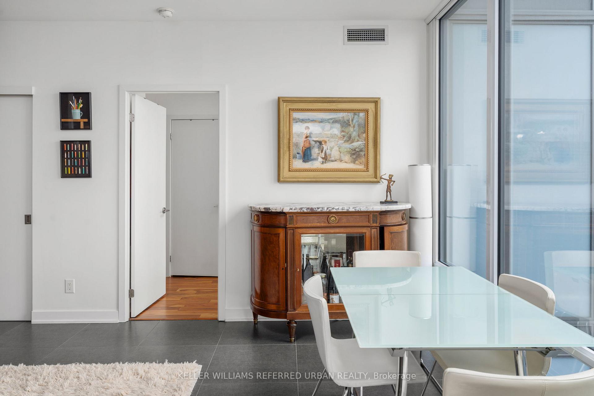 2 Bedrooms Condo at 1 Market, Toronto For sale